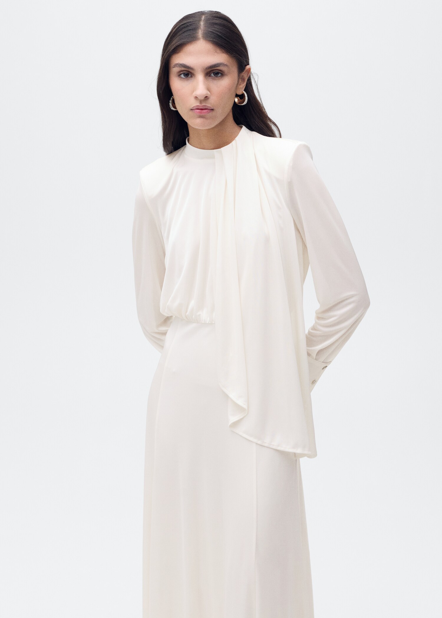 Satin ruffle-neck dress - Medium plane