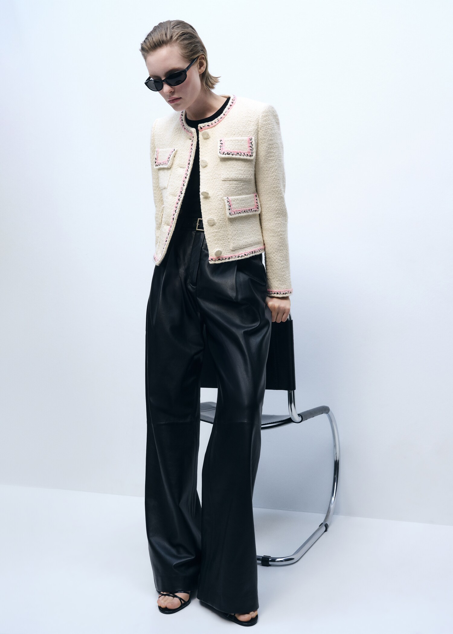 Tweed jacket with contrasting trims - Details of the article 2