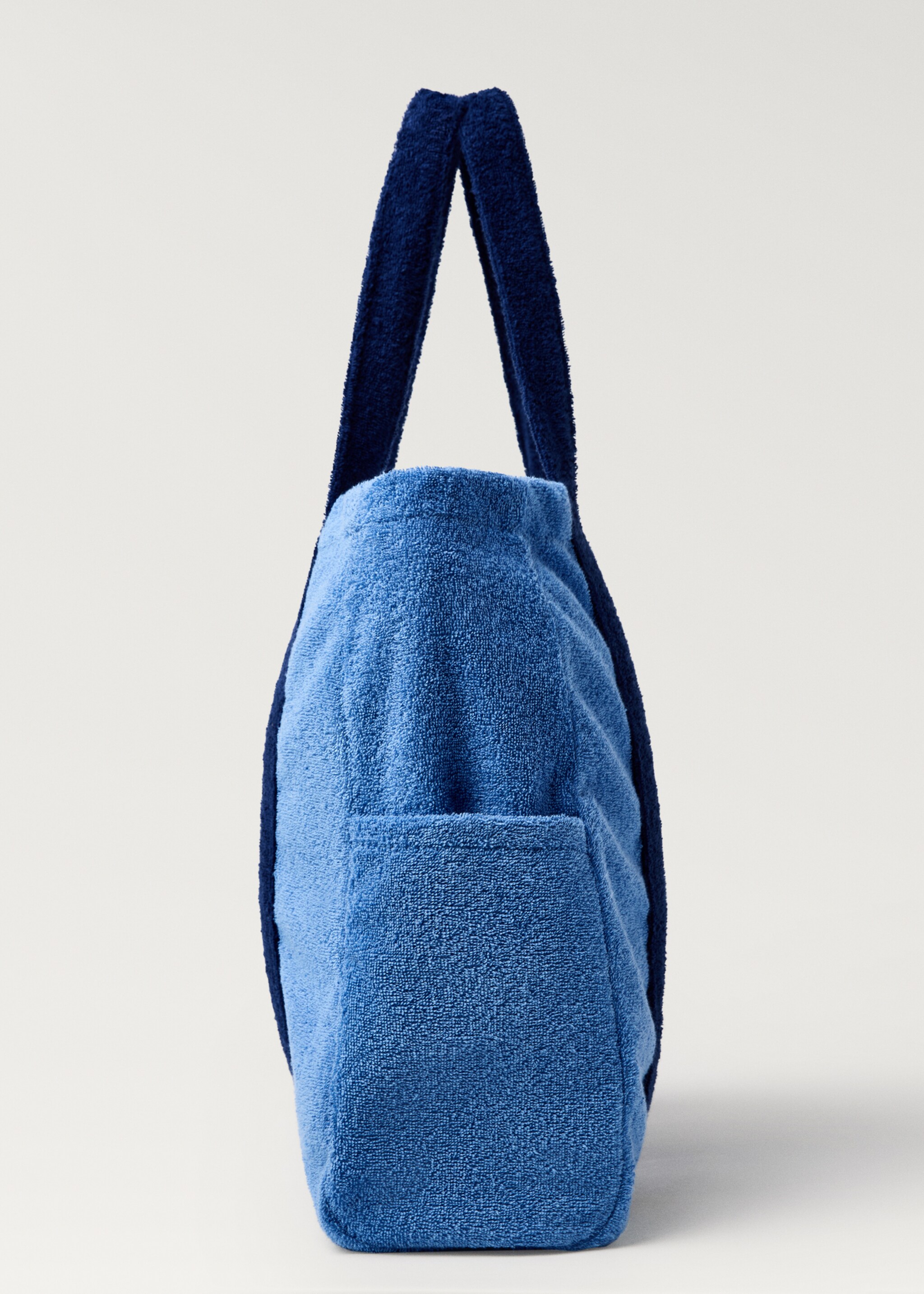 Towel effect beach bag - Details of the article 2, Blue. Ref: 87096724-00.