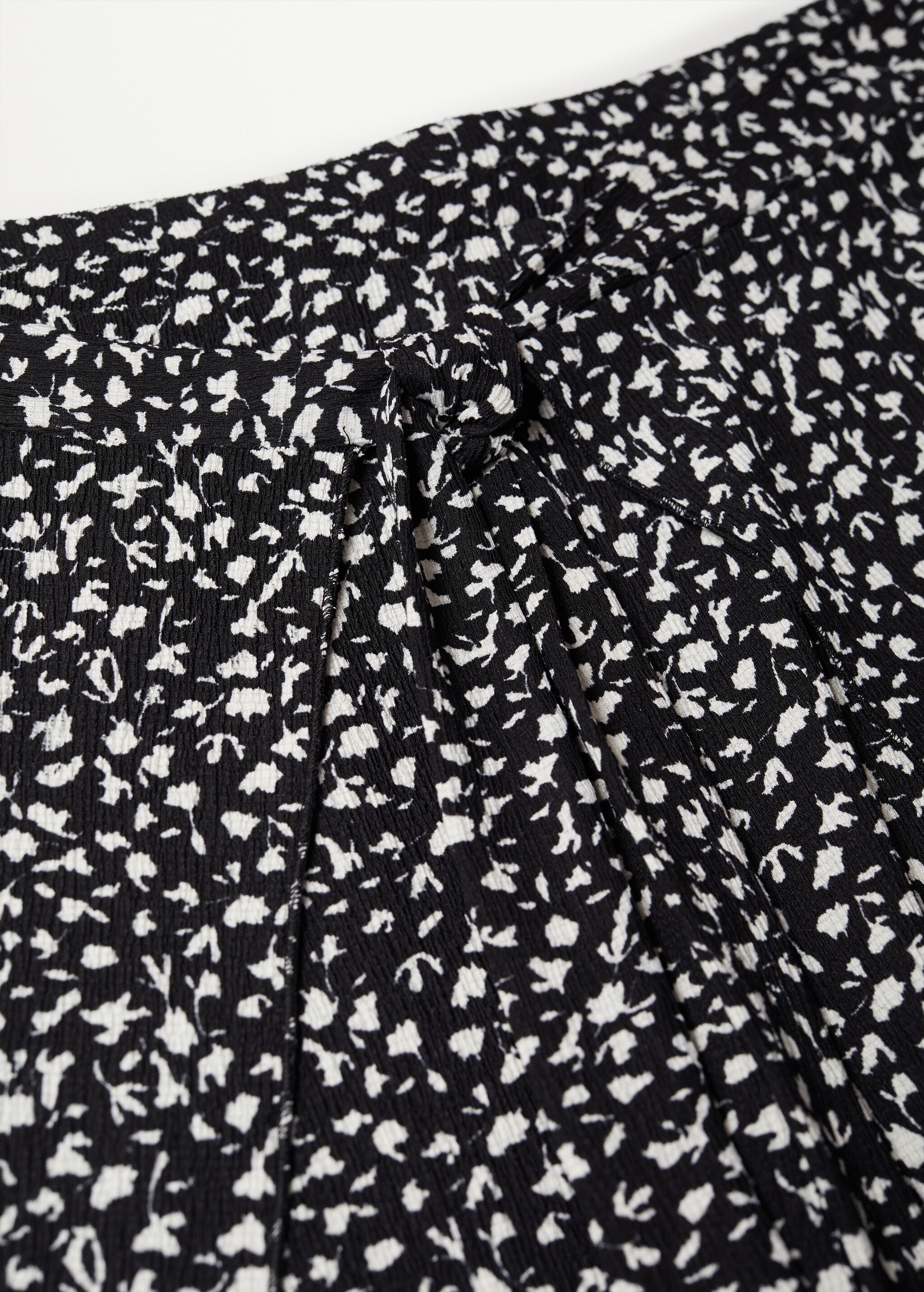 Printed culotte trousers - Details of the article 8