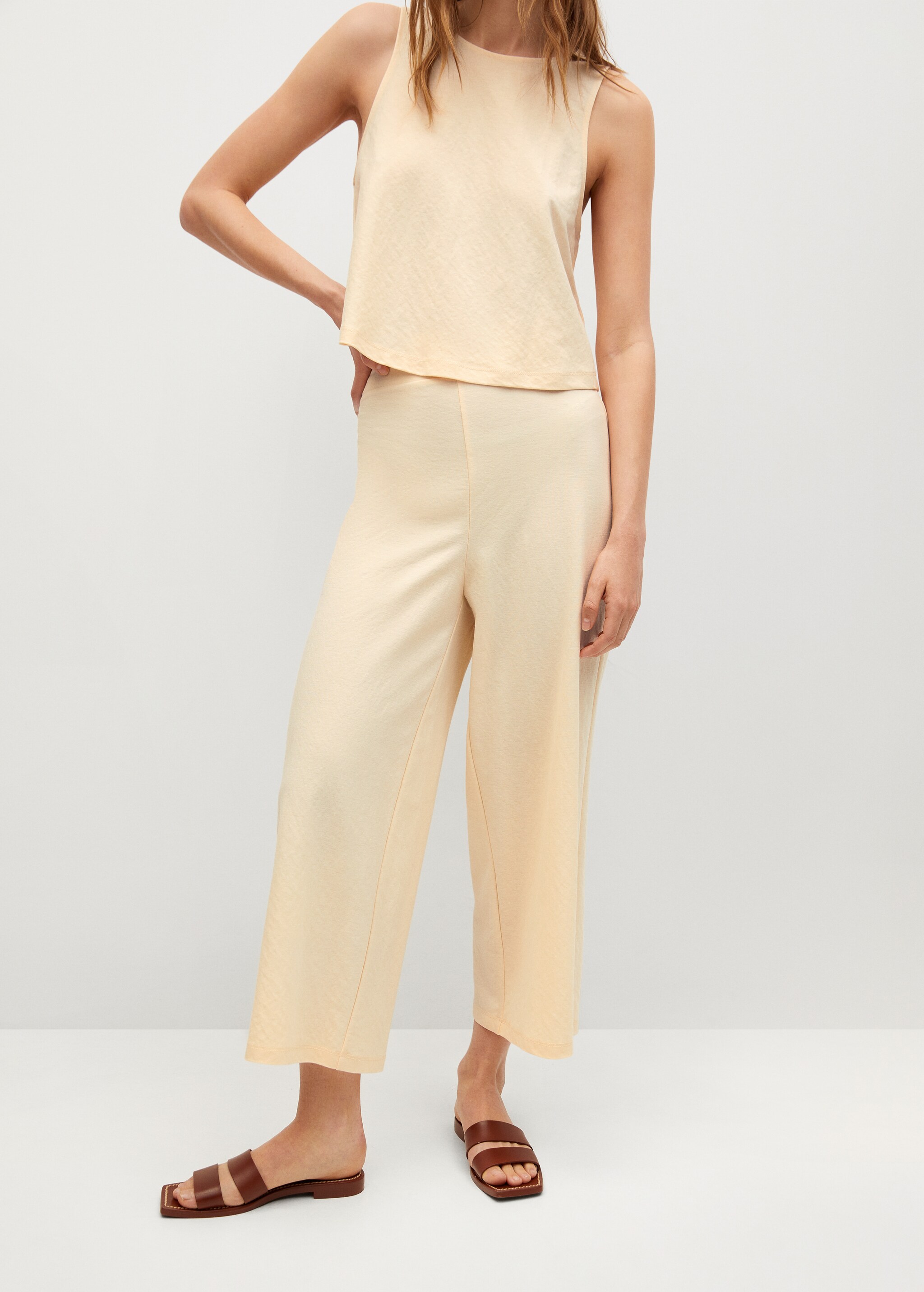 Pantalón culotte fluido - Plano medio