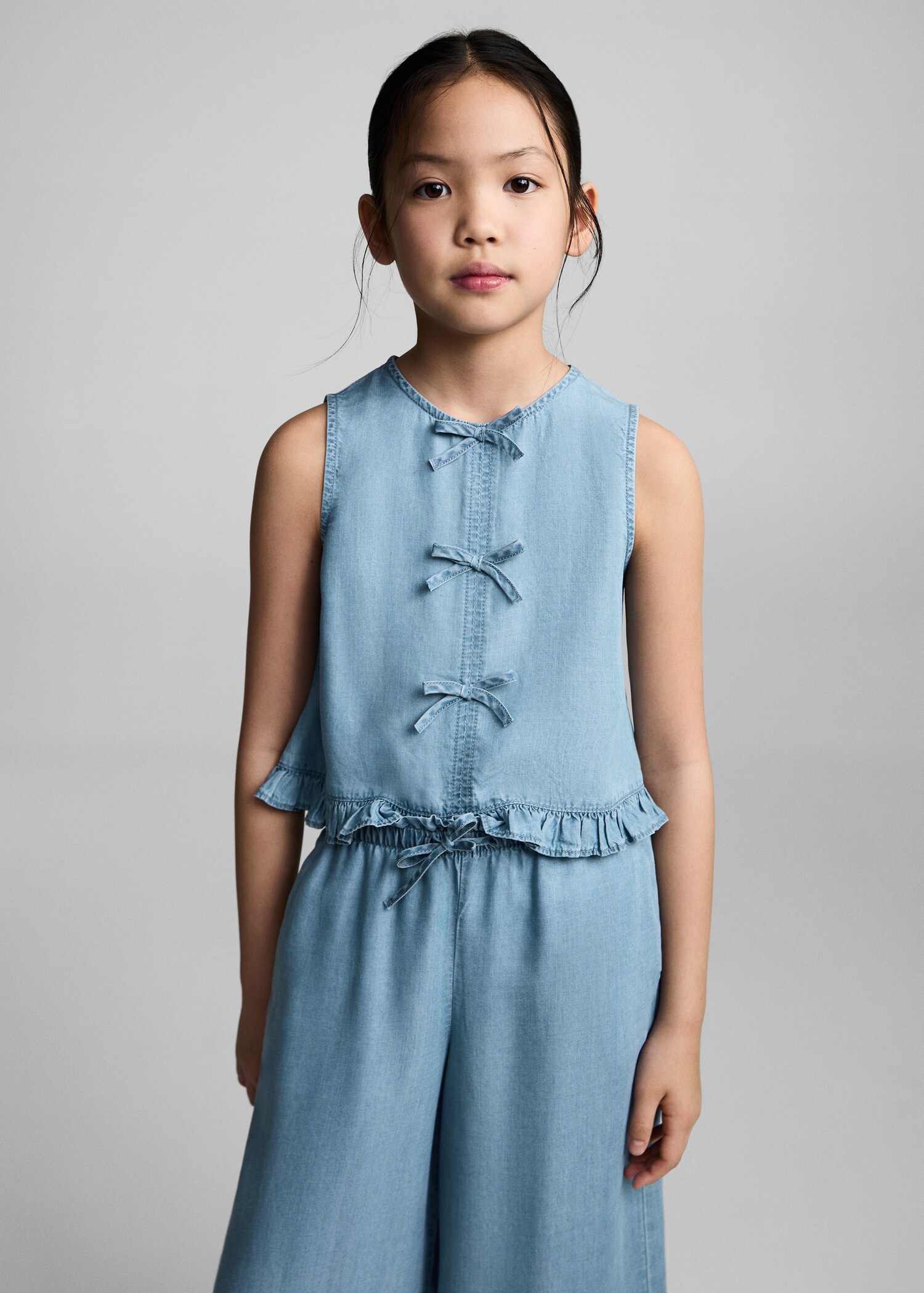 Gerade, fließende Hose mit Schleife - Mittlere Ansicht