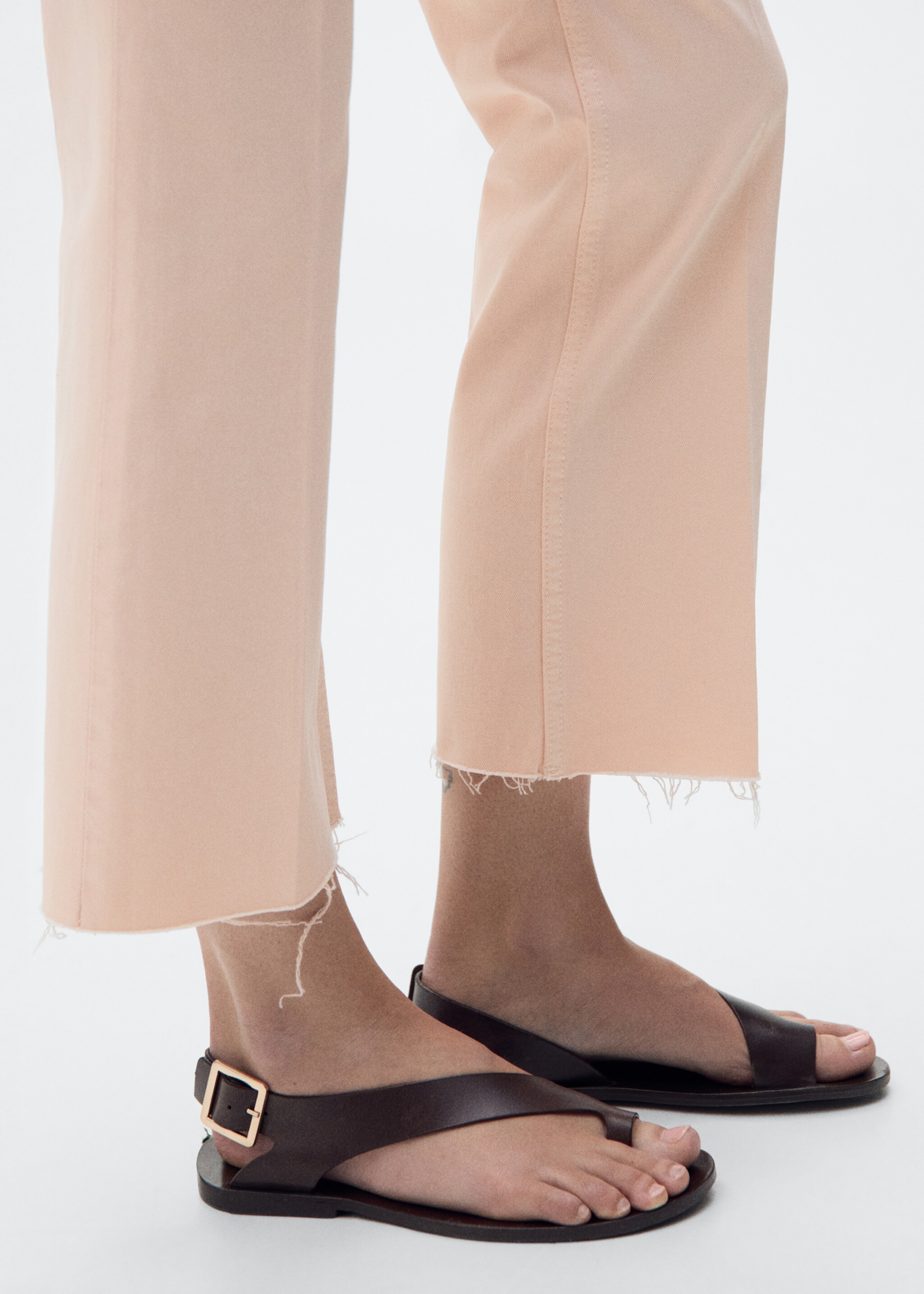 Flared cropped jeans with pockets - Details of the article 1, Pink. Ref: 87097168-00.