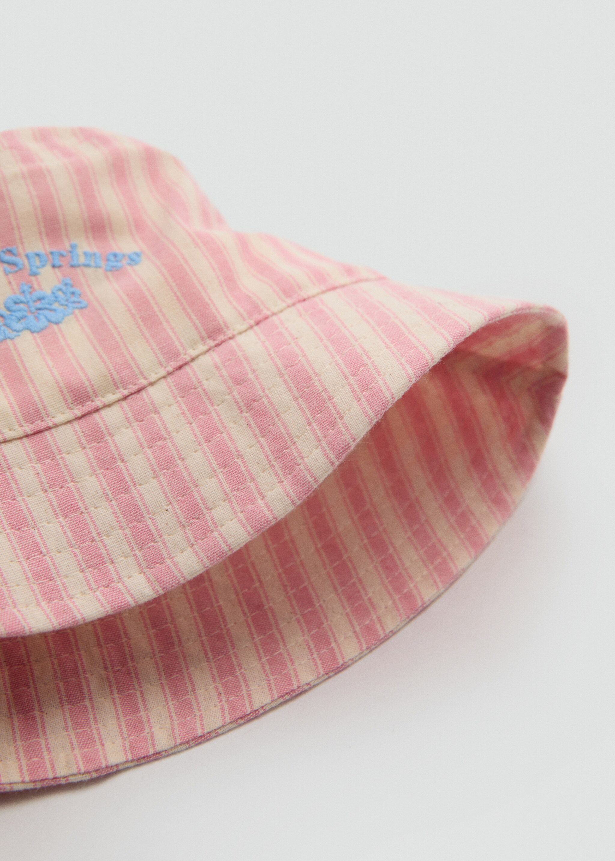 Striped bucket hat - Details of the article 1, Pink. Ref: 87097169-00.