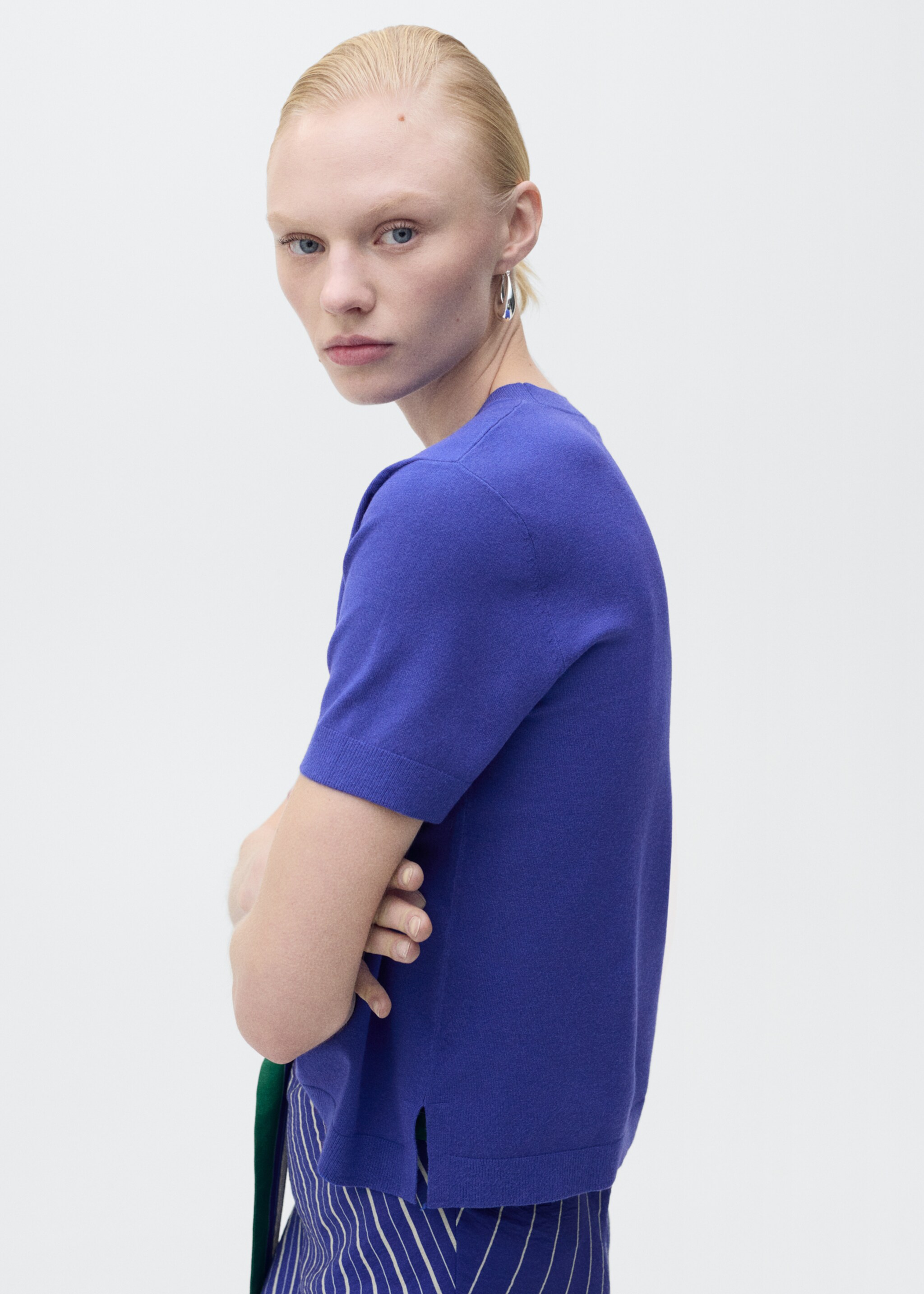 Short-sleeved fine-knit sweater - Details of the article 1, Blue. Ref: 87097181-00.