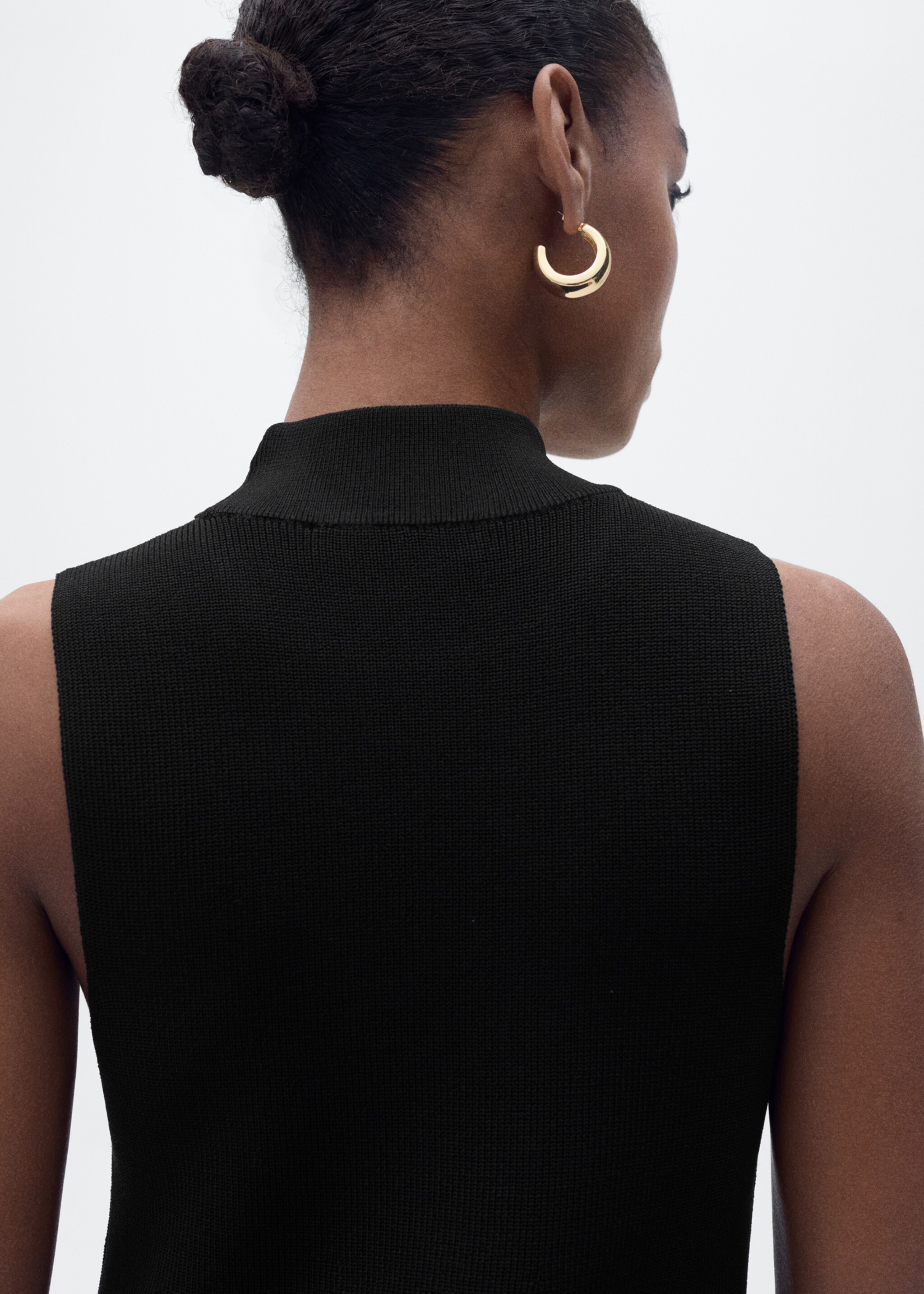 Perkins-neck knitted dress - Details of the article 1, Black. Ref: 87097184-00.