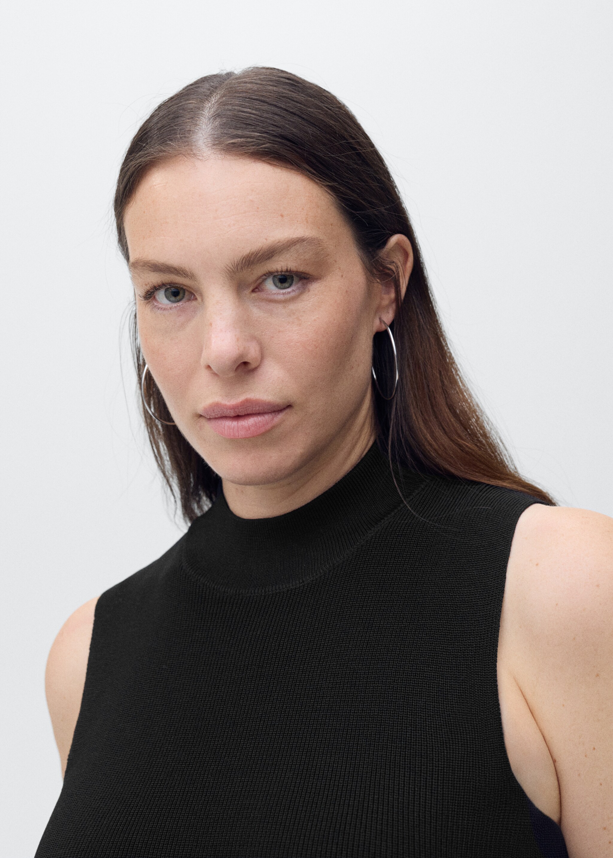 Perkins-neck knitted dress - Details of the article 4, Black. Ref: 87097184-00.