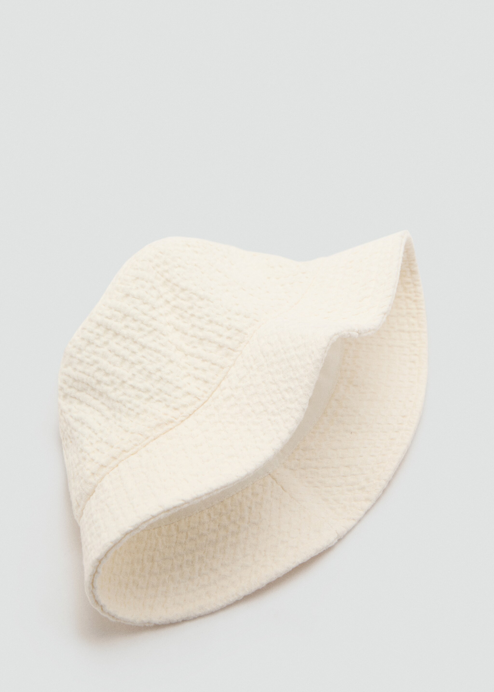 Textured cotton bucket hat - Details of the article 1, Off White. Ref: 87097687-00.