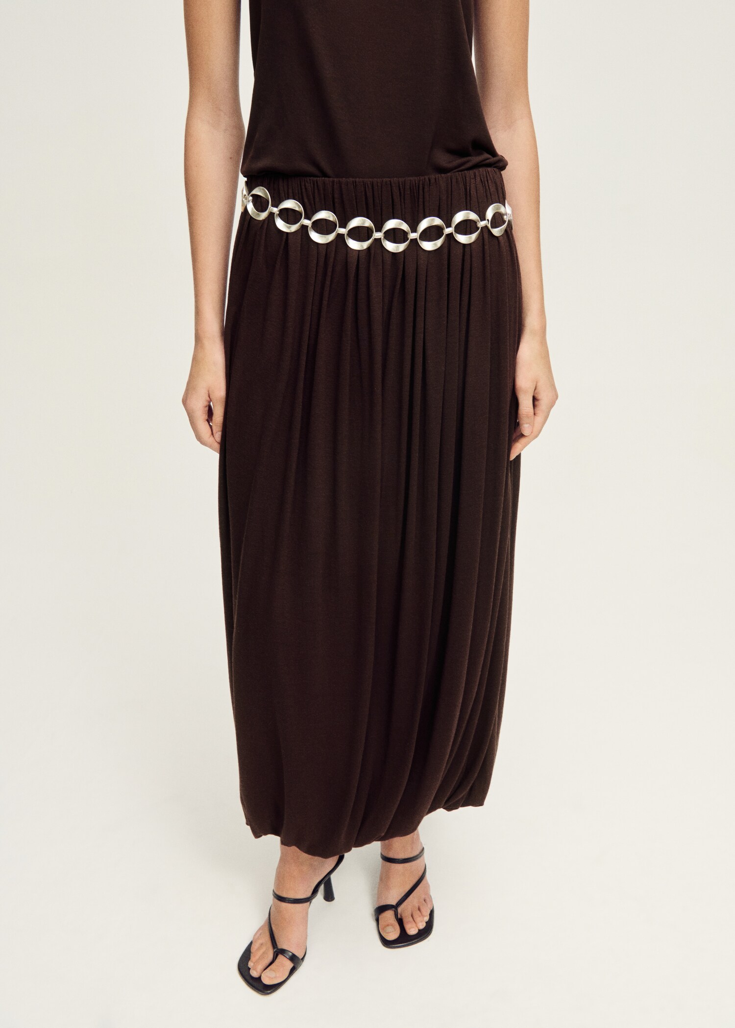 Jupe en laine mélangée avec ourlet bouffant - Plan moyen