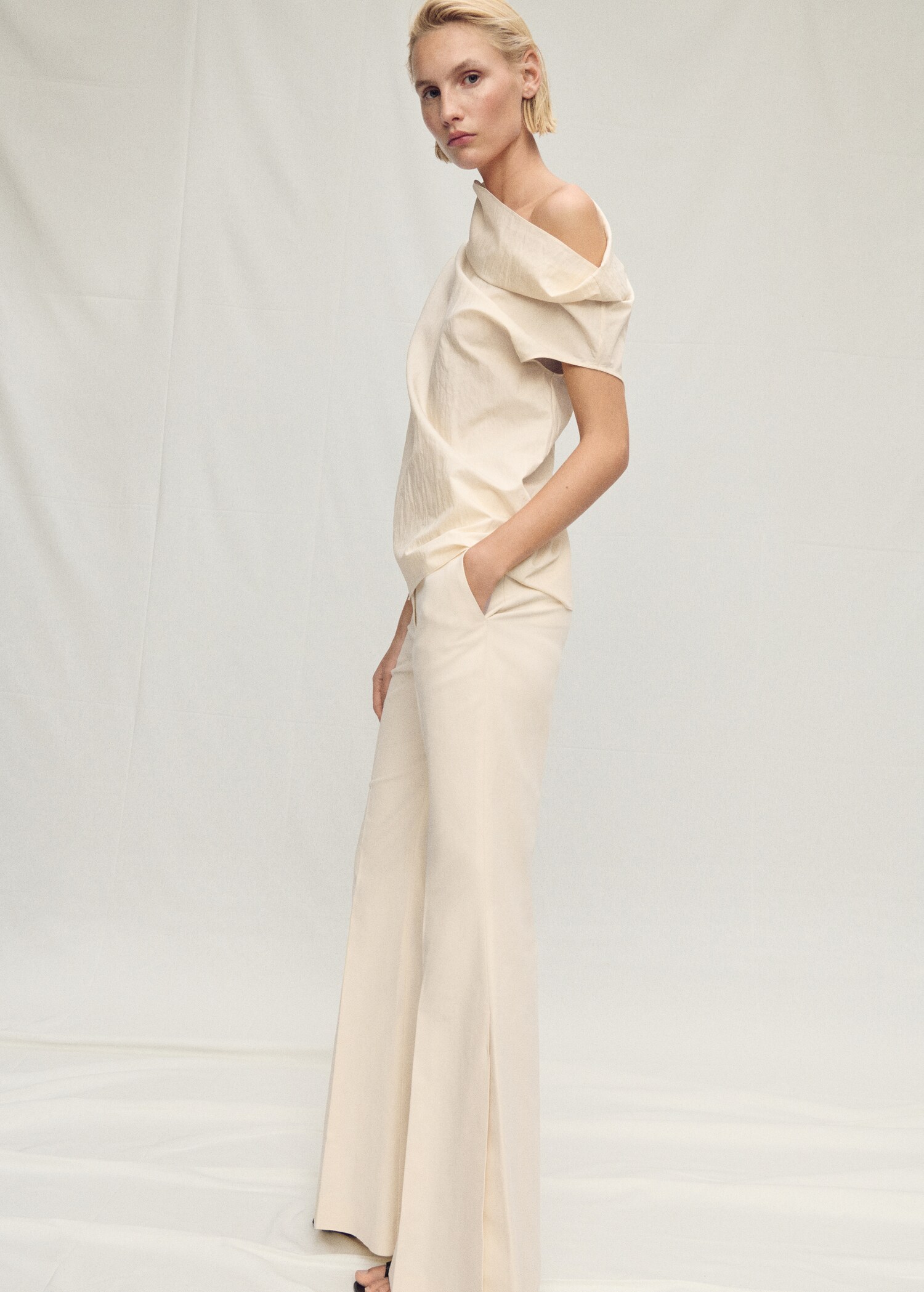 Blusa algodón cuello asimétrico - Detalle del artículo 1