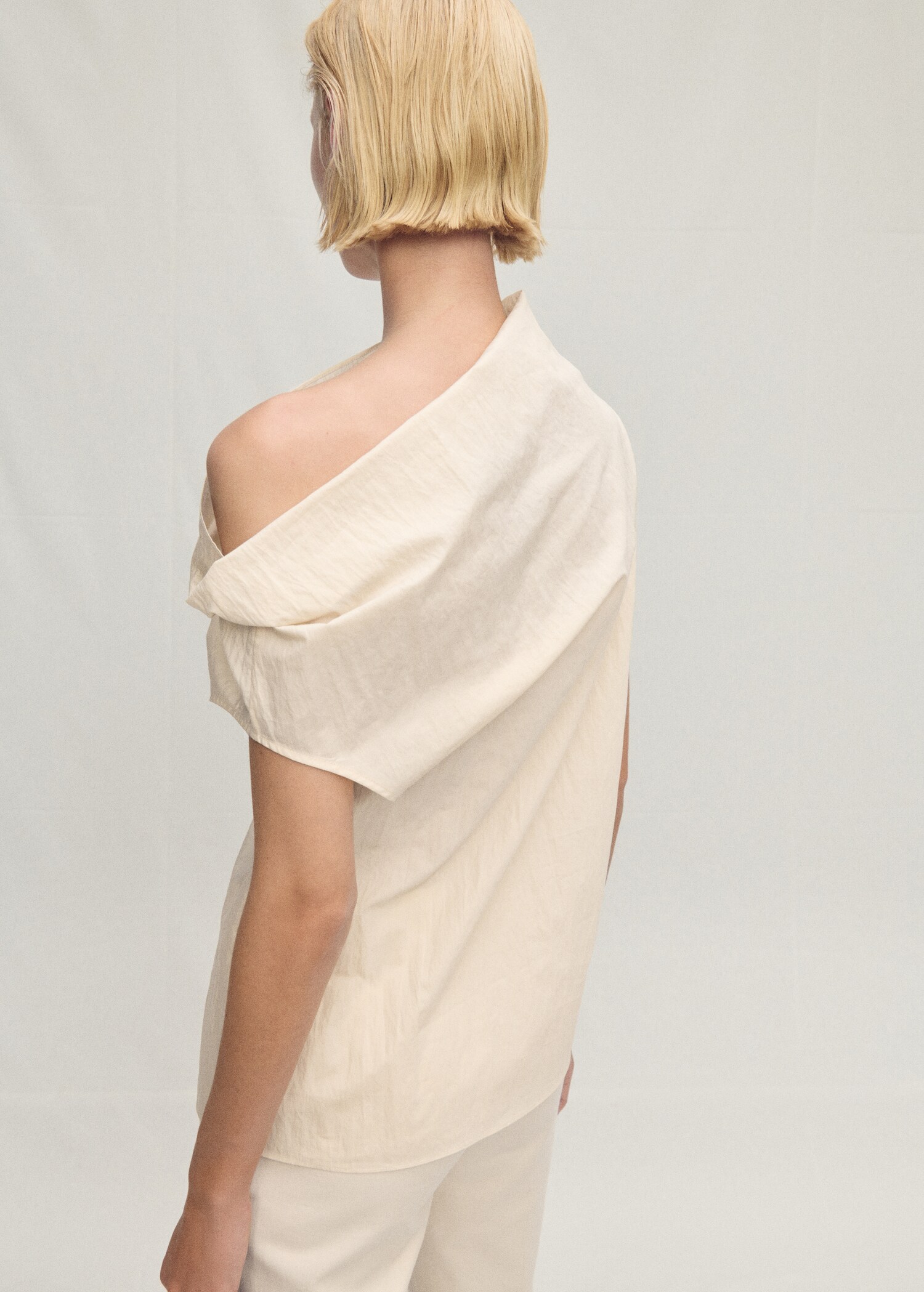 Blusa algodón cuello asimétrico - Detalle del artículo 2