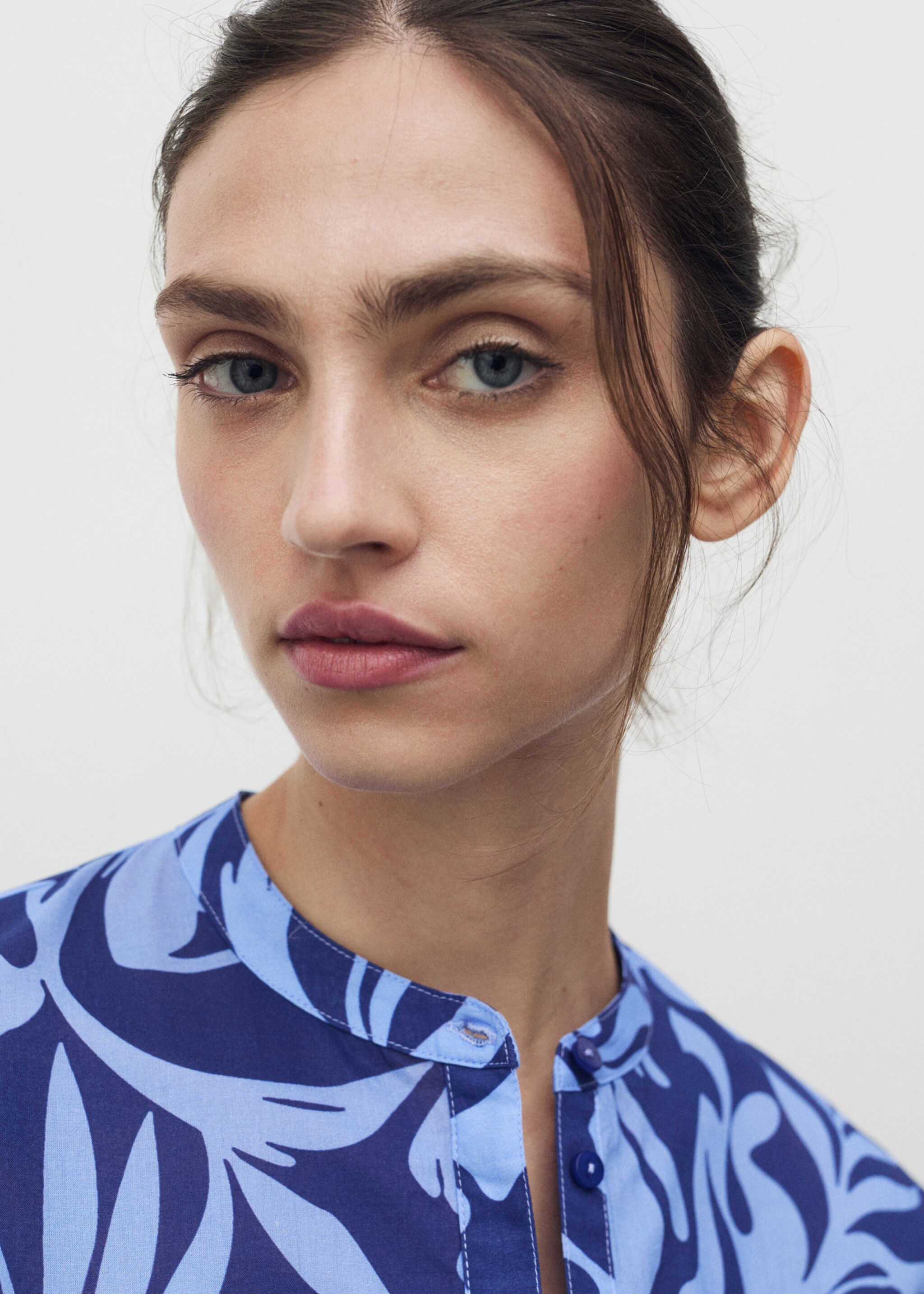 Baumwoll-Kaftan mit zweifarbigem Print - Detail des Artikels 1, Blau. Ref: 87098269-00.