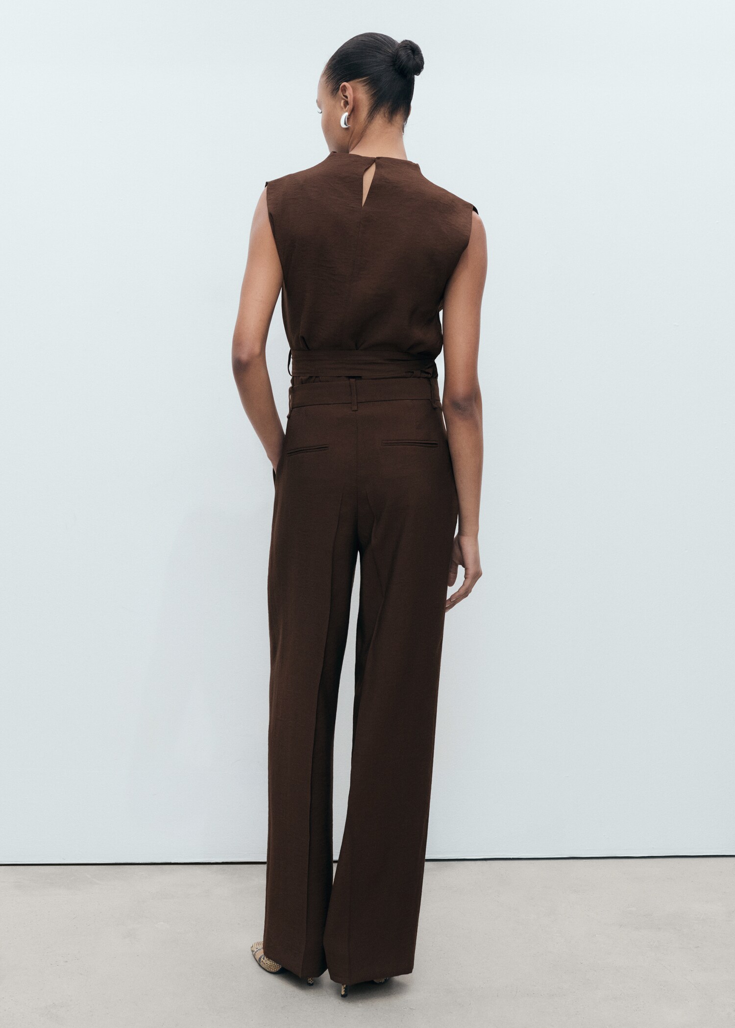 Wide leg pleated trousers - Reverse of the article