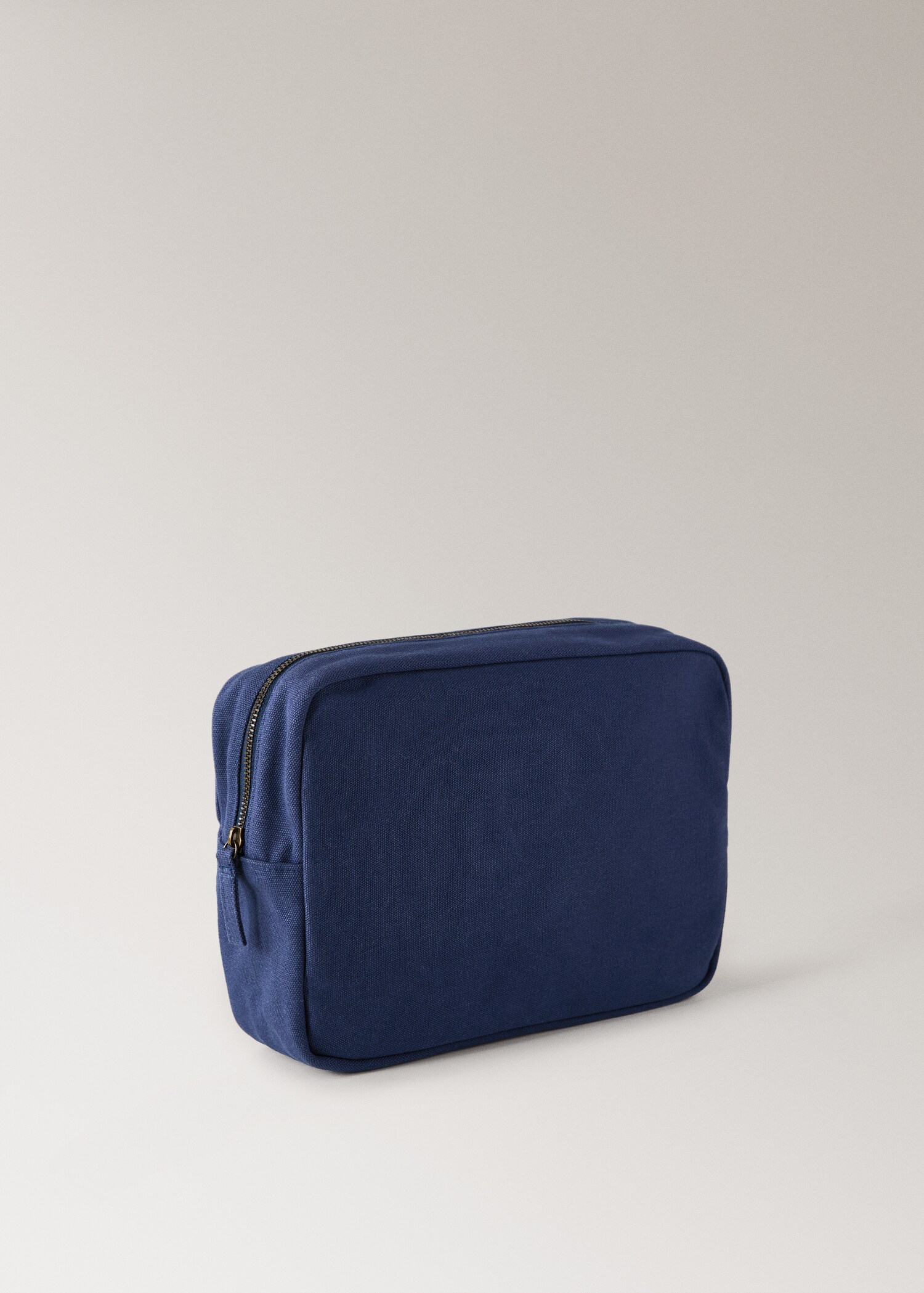 Plain cotton toiletry bag - Details of the article 1