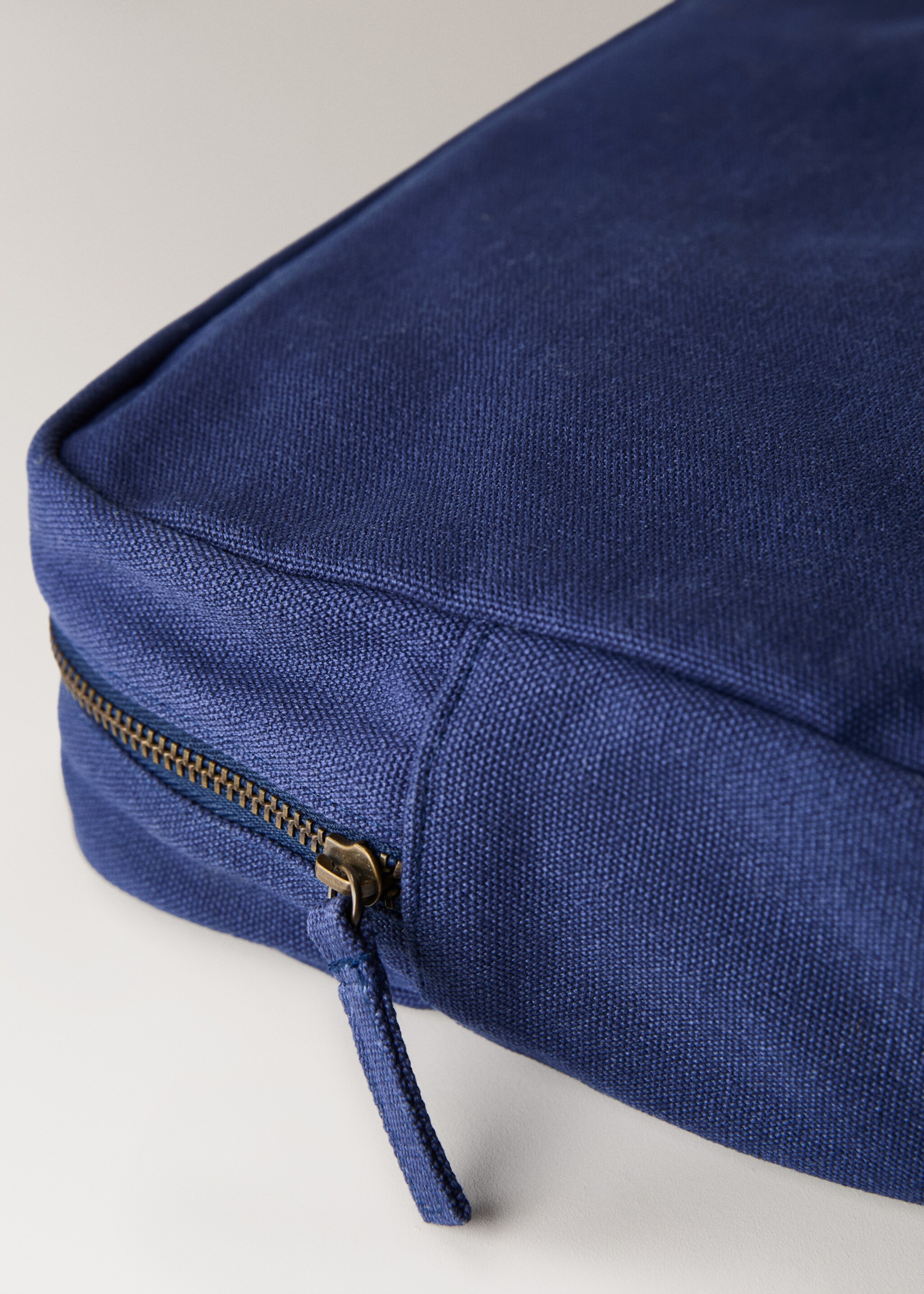 Plain cotton toiletry bag - Details of the article 2, Navy. Ref: 87098647-00.