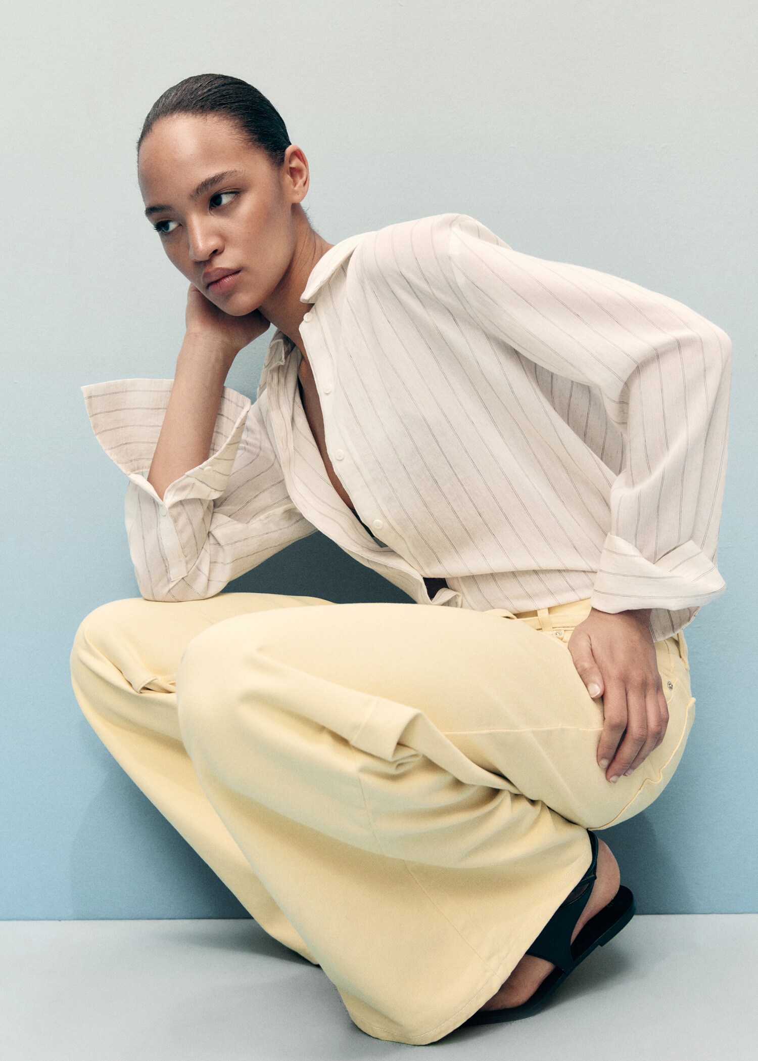 Low-rise wide leg jeans with belt - Details of the article 6