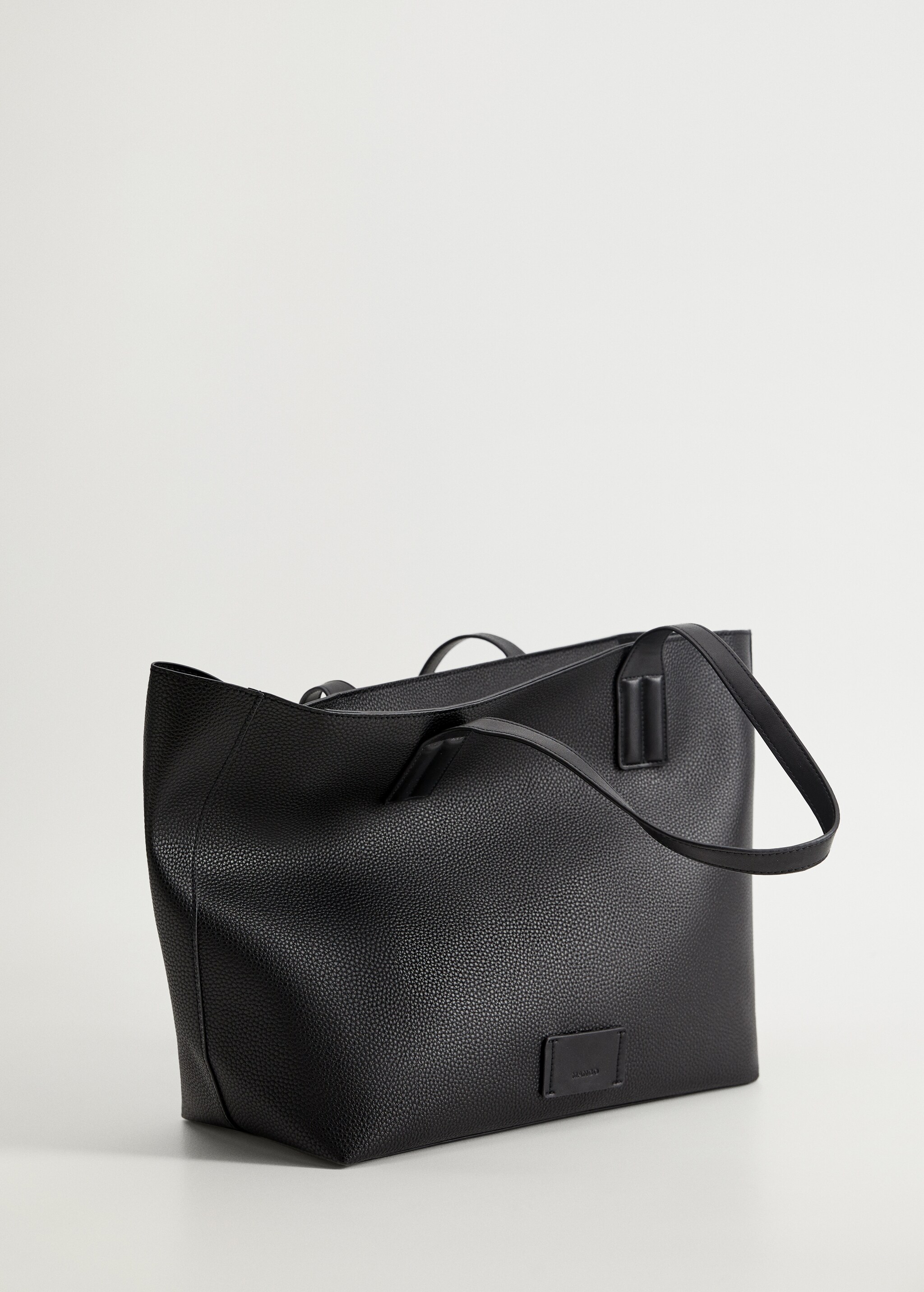 Bolso shopper efecto abatanado - Plano medio