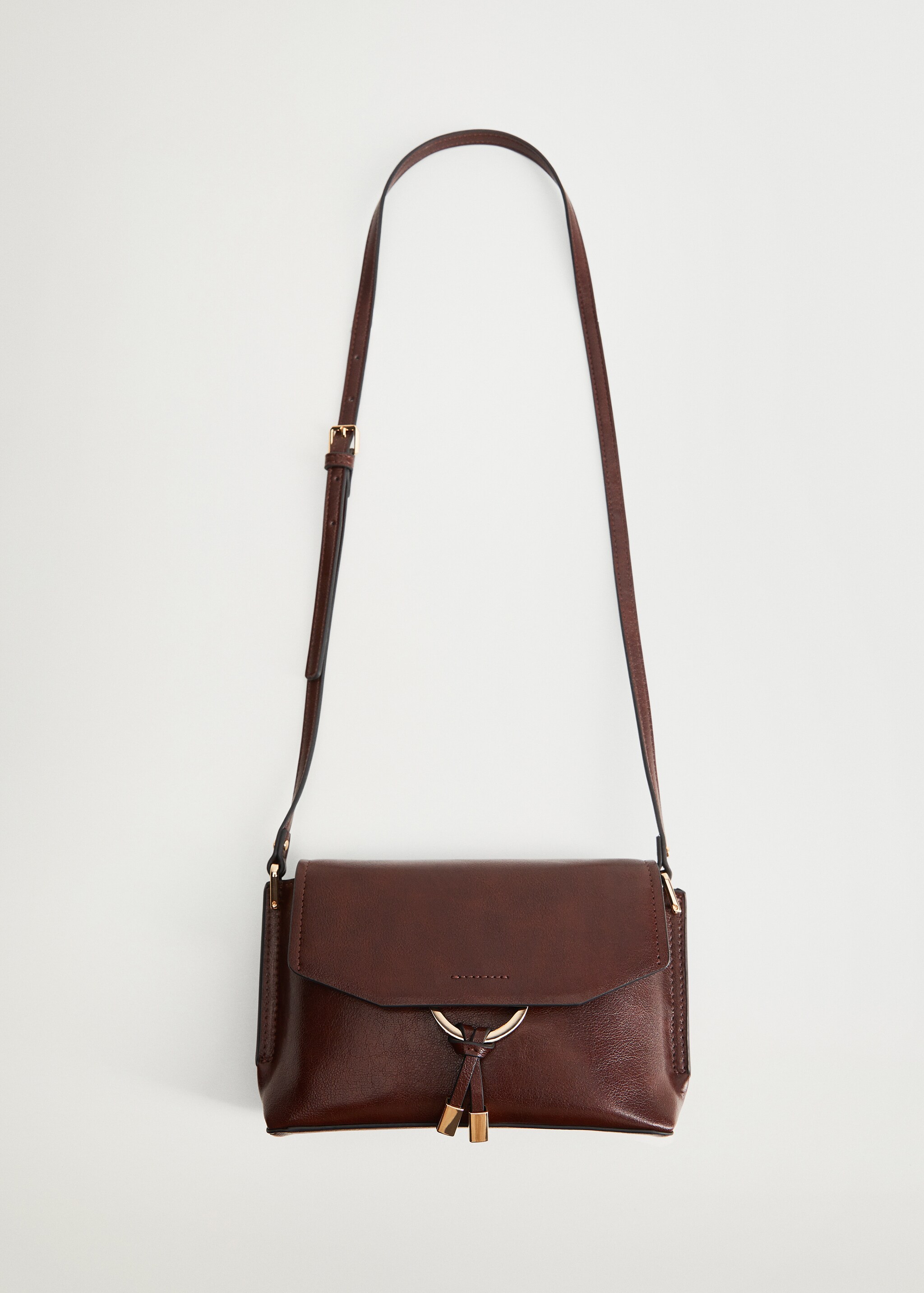 Bolso cruzado solapa - Plano medio