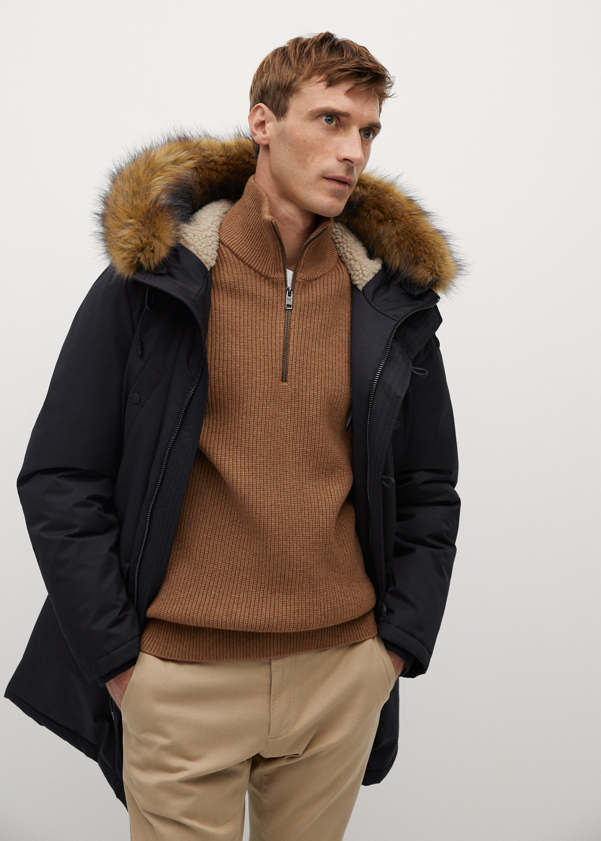 Parka impermeable capucha borreguito - Plano medio