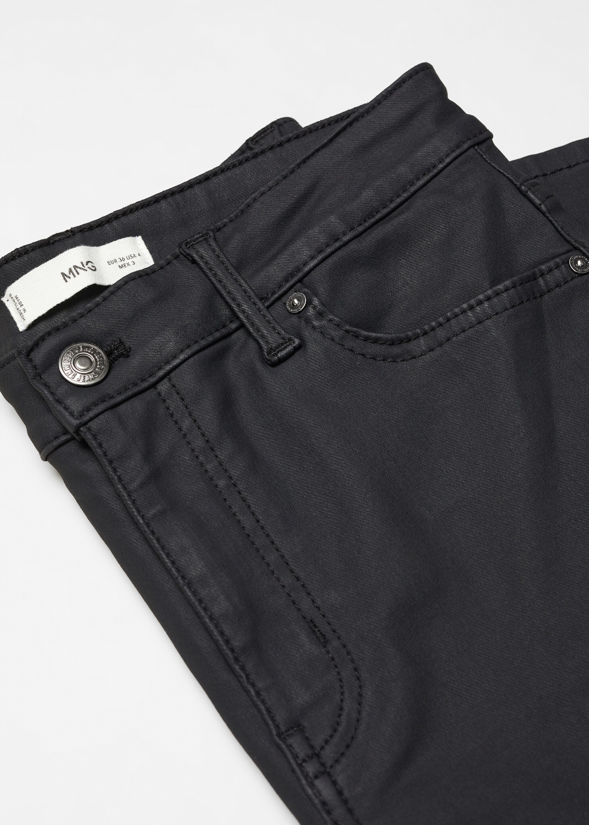 Flared-Crop-Jeans in Wachsoptik Sienna - Detail des Artikels 8, Schwarz. Ref: 87110270-00.