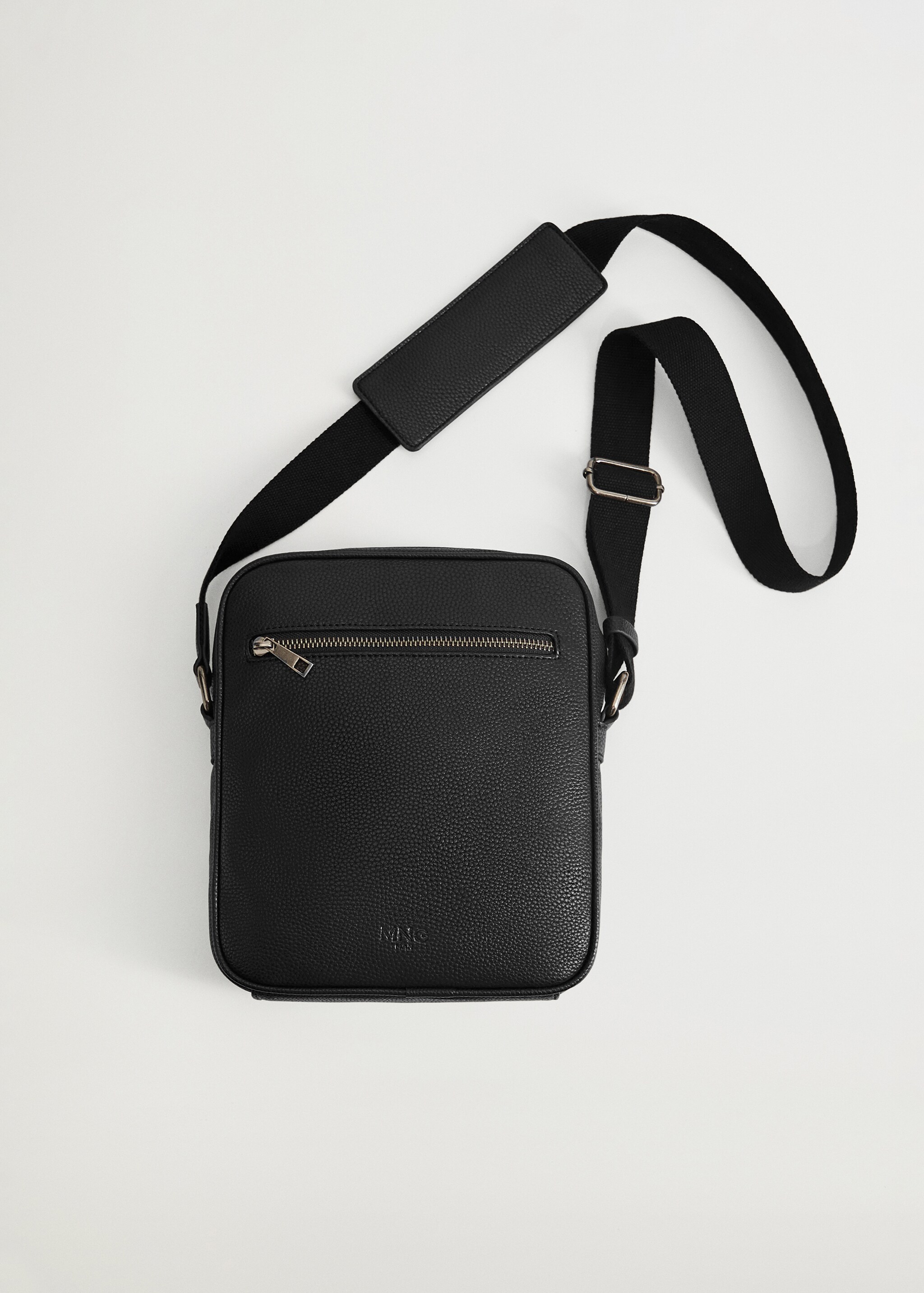 Pebbled crossbody belt bag - Article without model