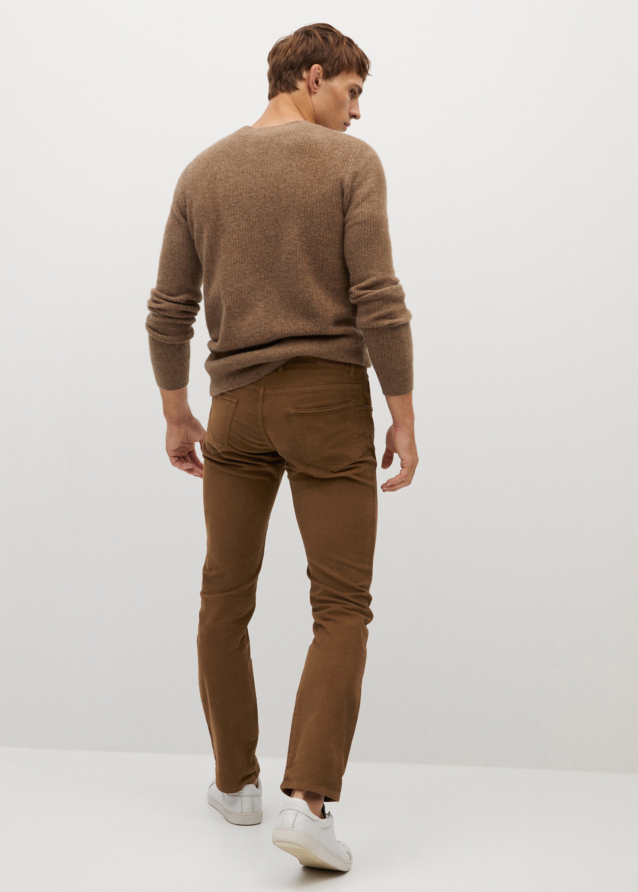 Pantalón tejanero slim fit pana - Reverso del artículo
