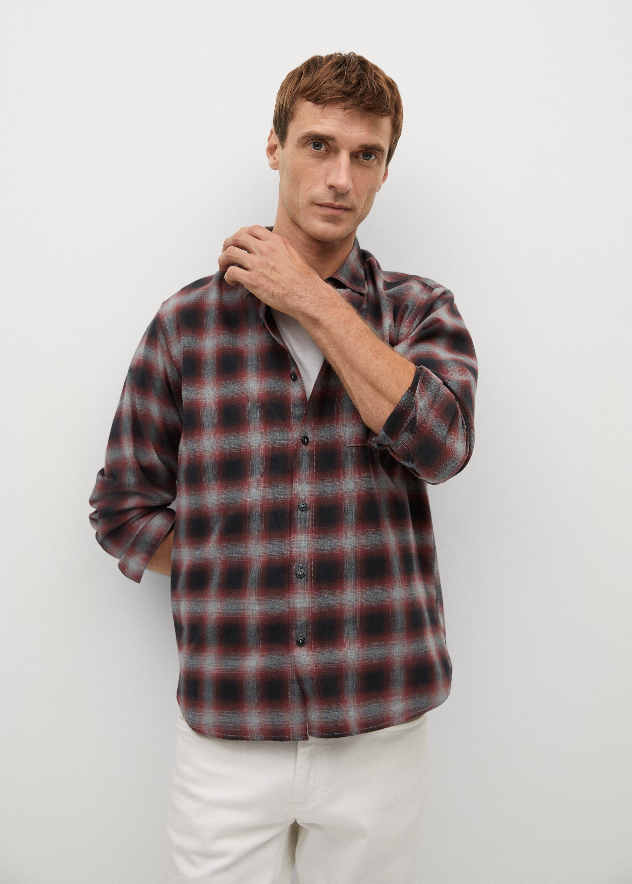Camisa regular fit franela cuadros - Plano medio