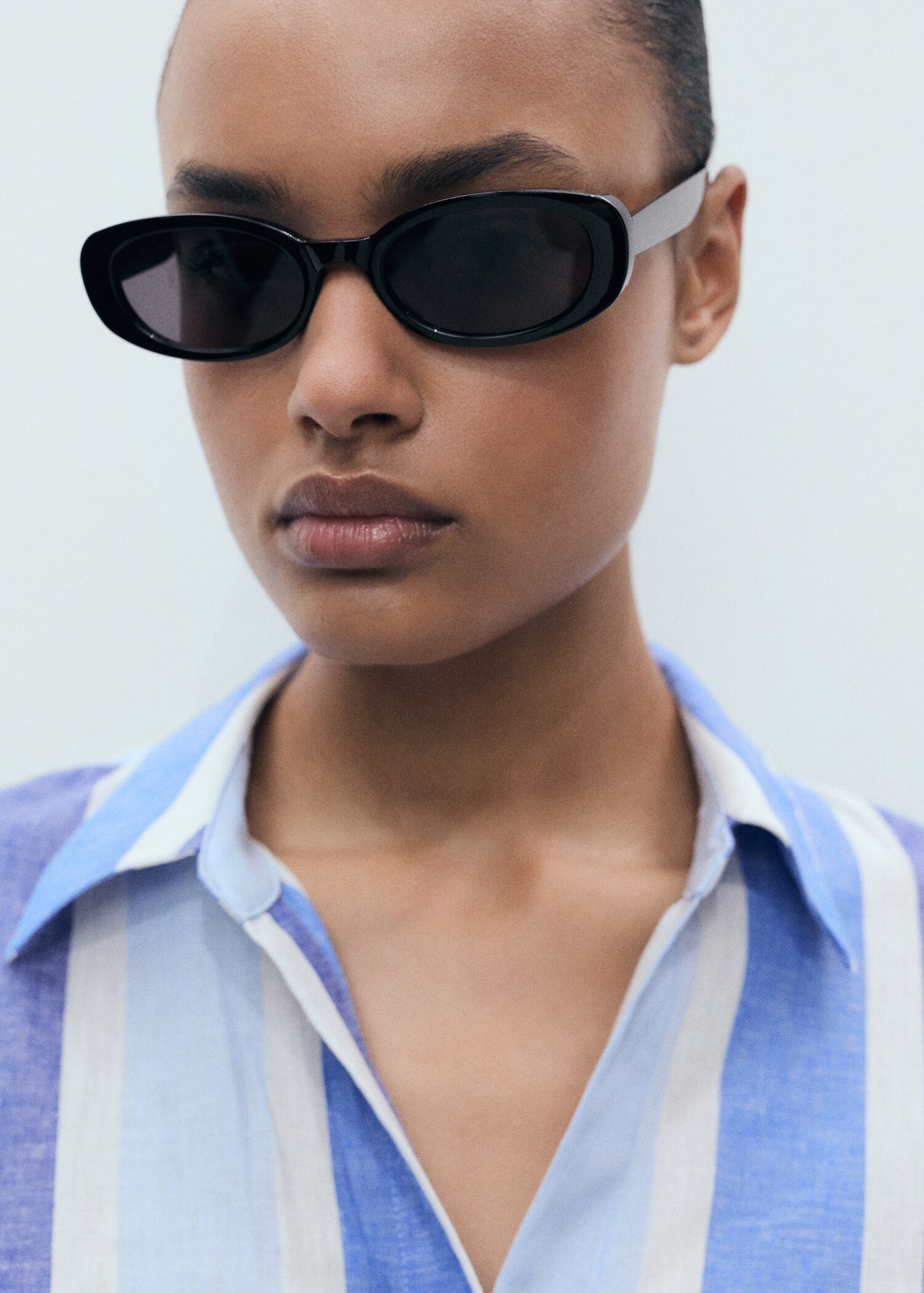 Striped linen dress with belt - Details of the article 1
