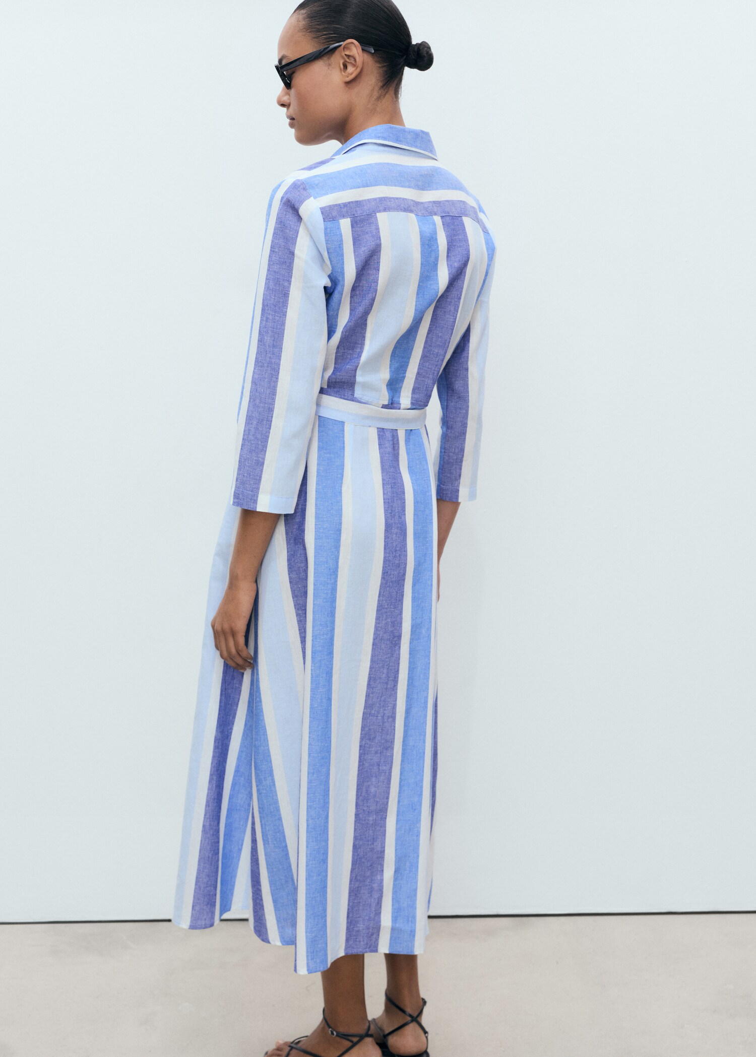 Striped linen dress with belt - Reverse of the article