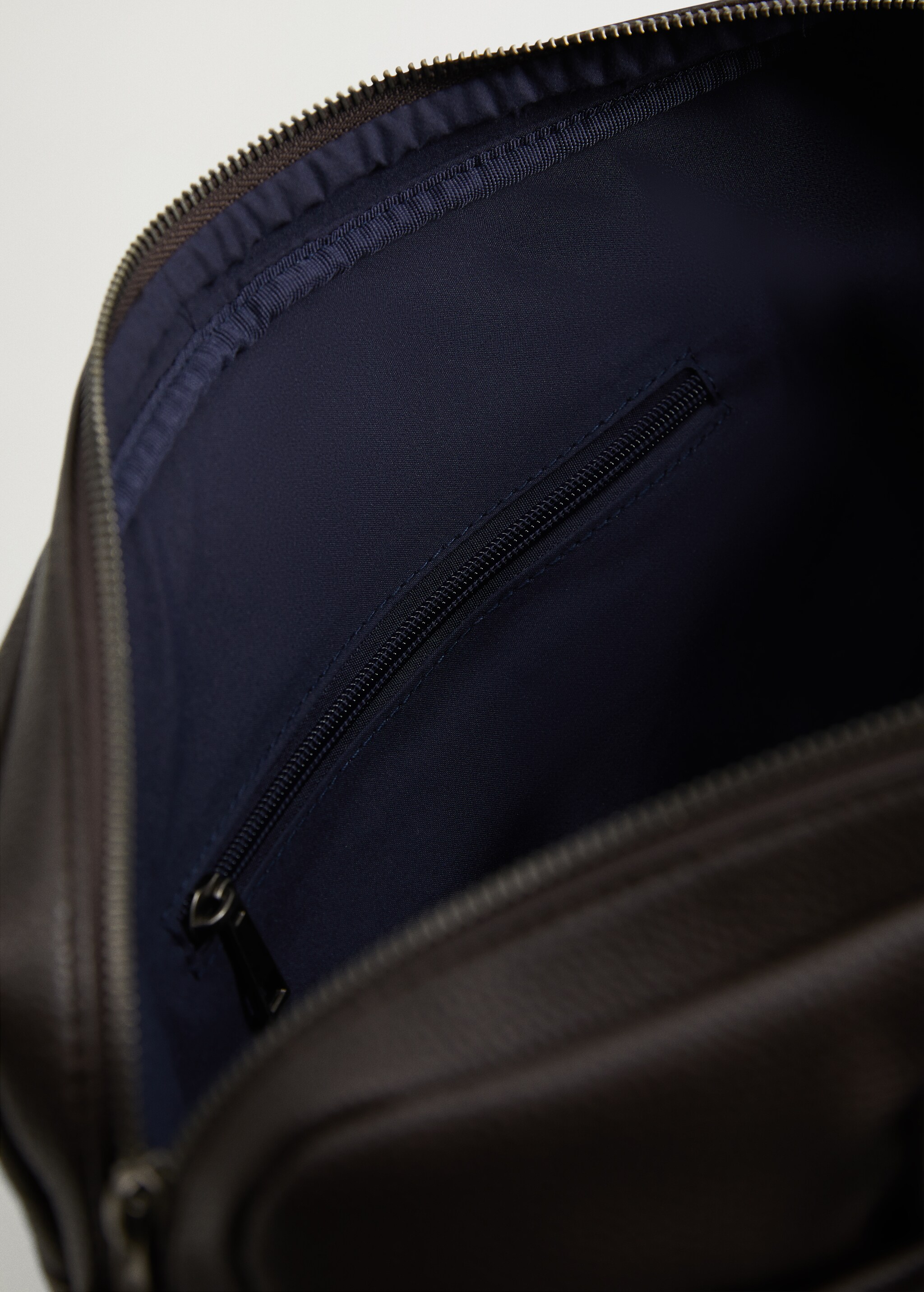 Maletín tote bolsillo exterior - Detalle del artículo 2