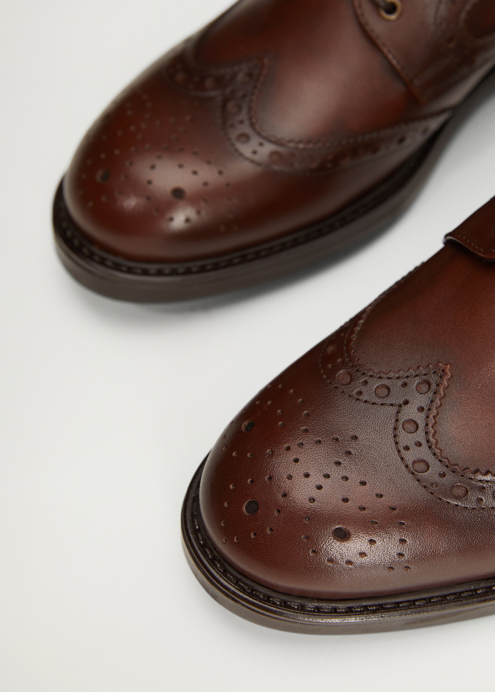 Zapato blucher piel troquelados - Detalle del artículo 2
