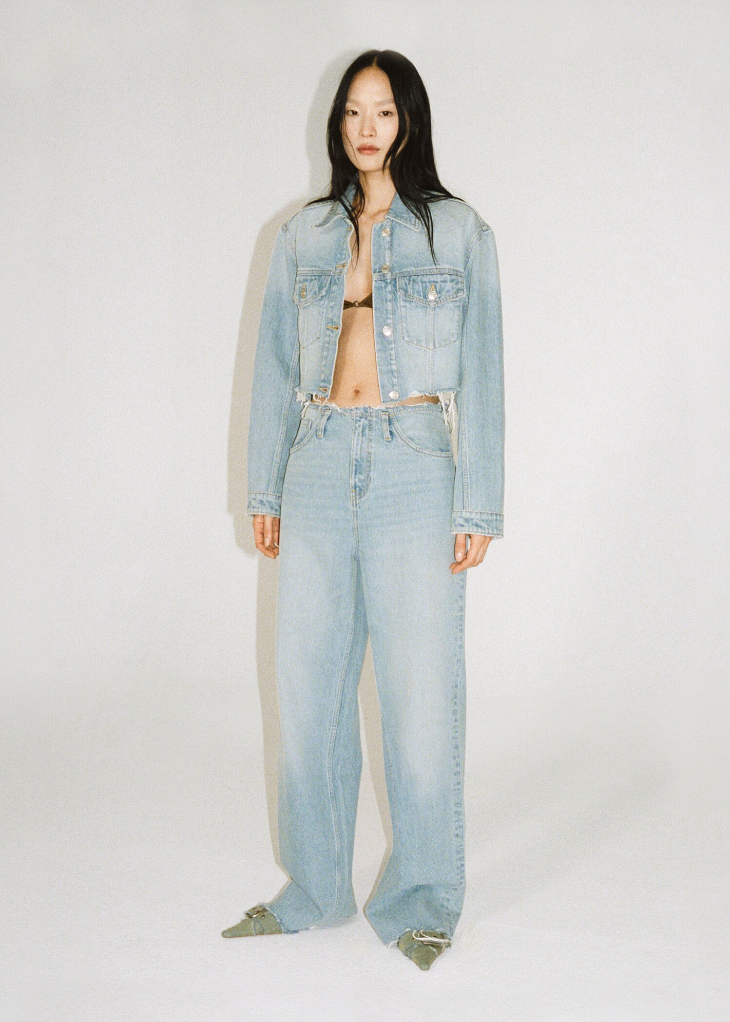 Denim jacket with frayed hem - Details of the article 6