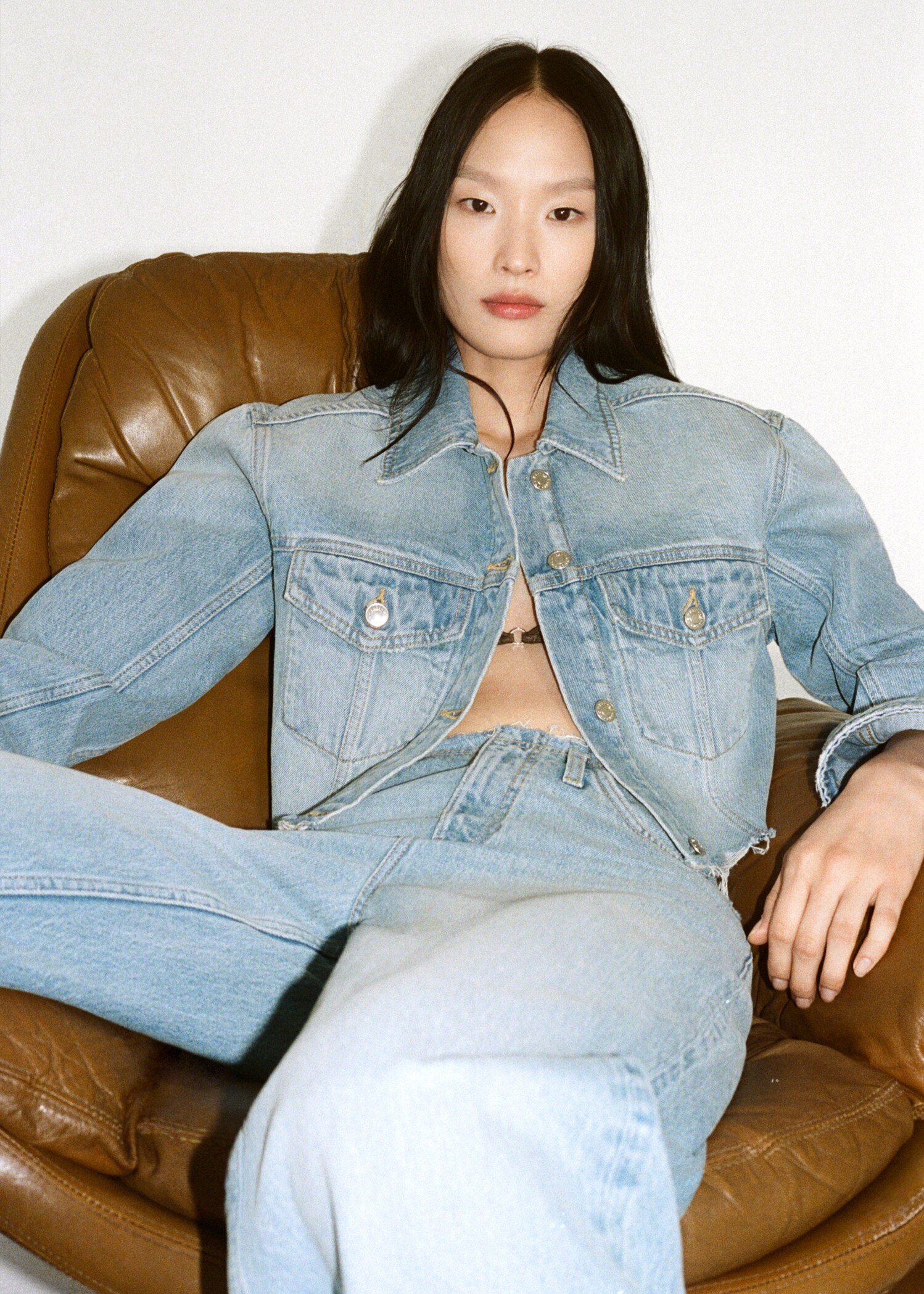 Denim jacket with frayed hem - Details of the article 7