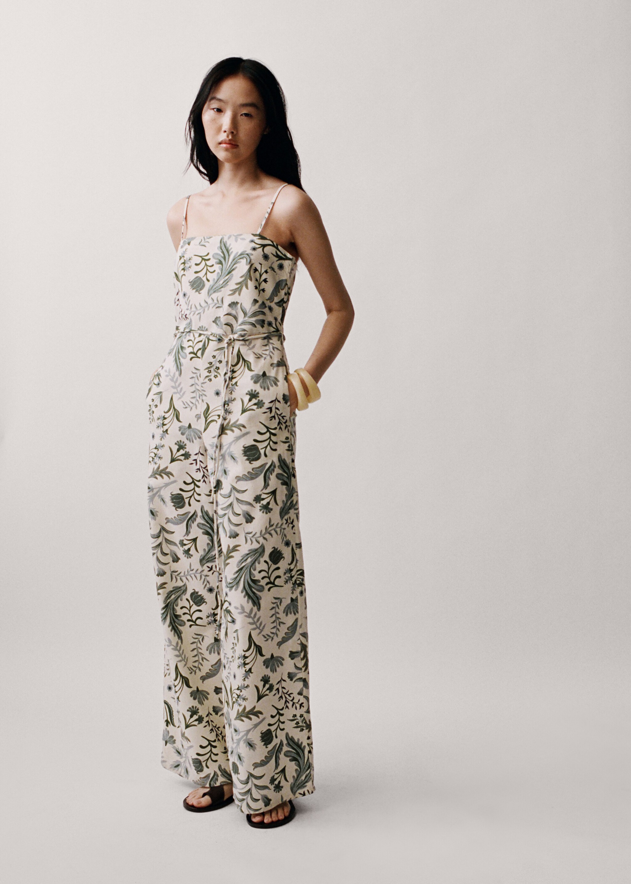Printed jumpsuit with bow - Details of the article 7, Ecru. Ref: 87168641-00.