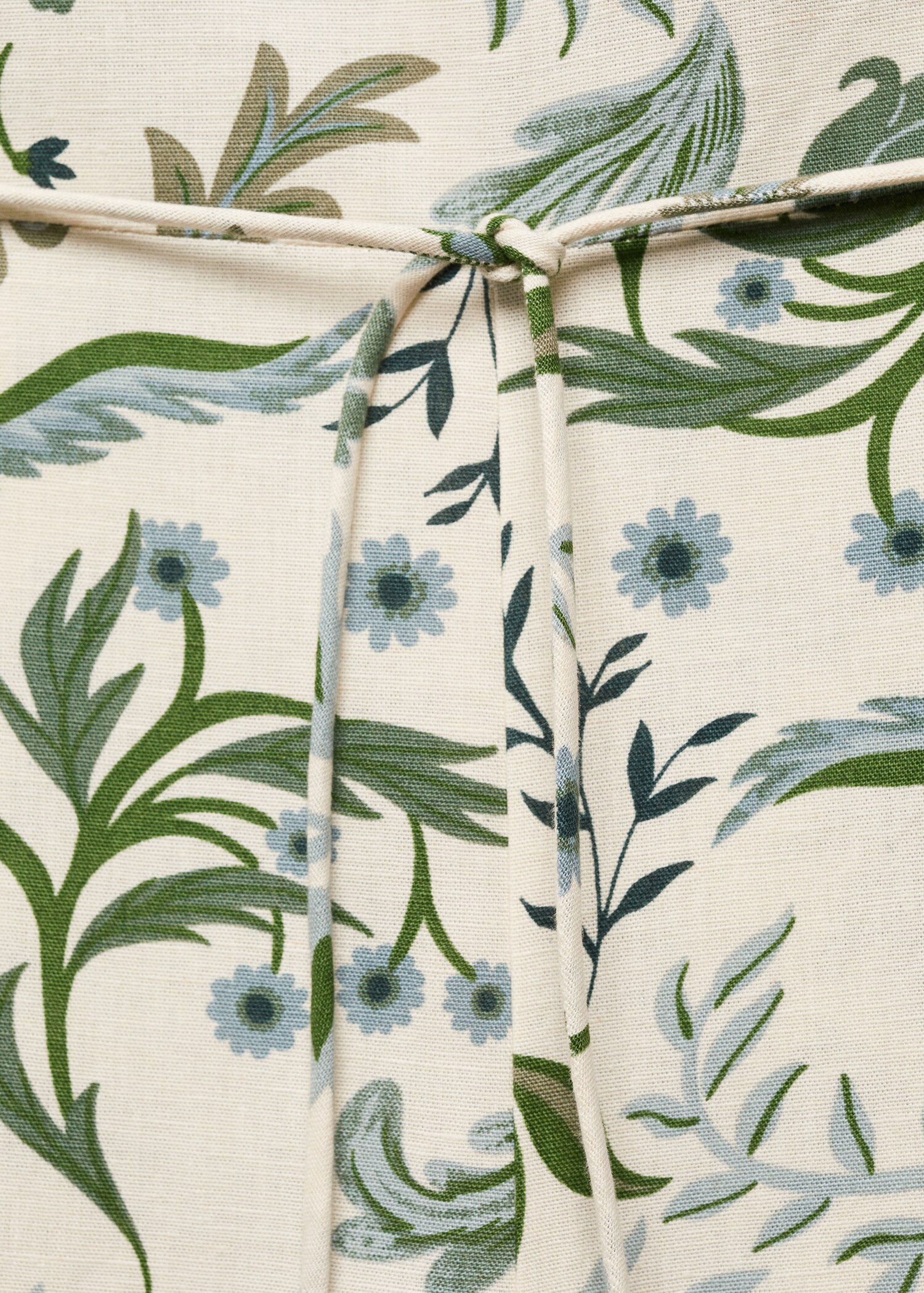 Printed jumpsuit with bow - Details of the article 8