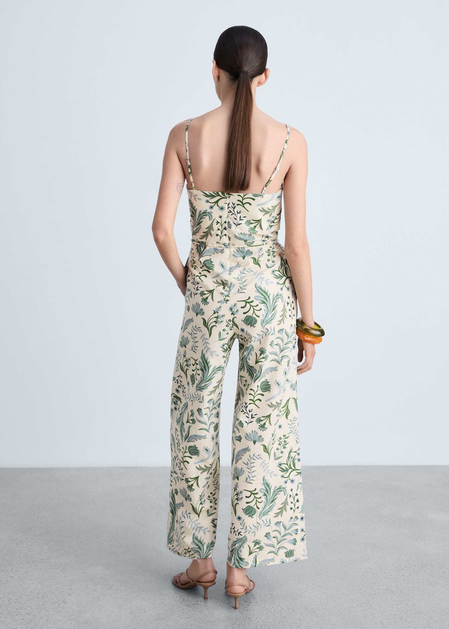 Printed jumpsuit with bow - Reverse of the article