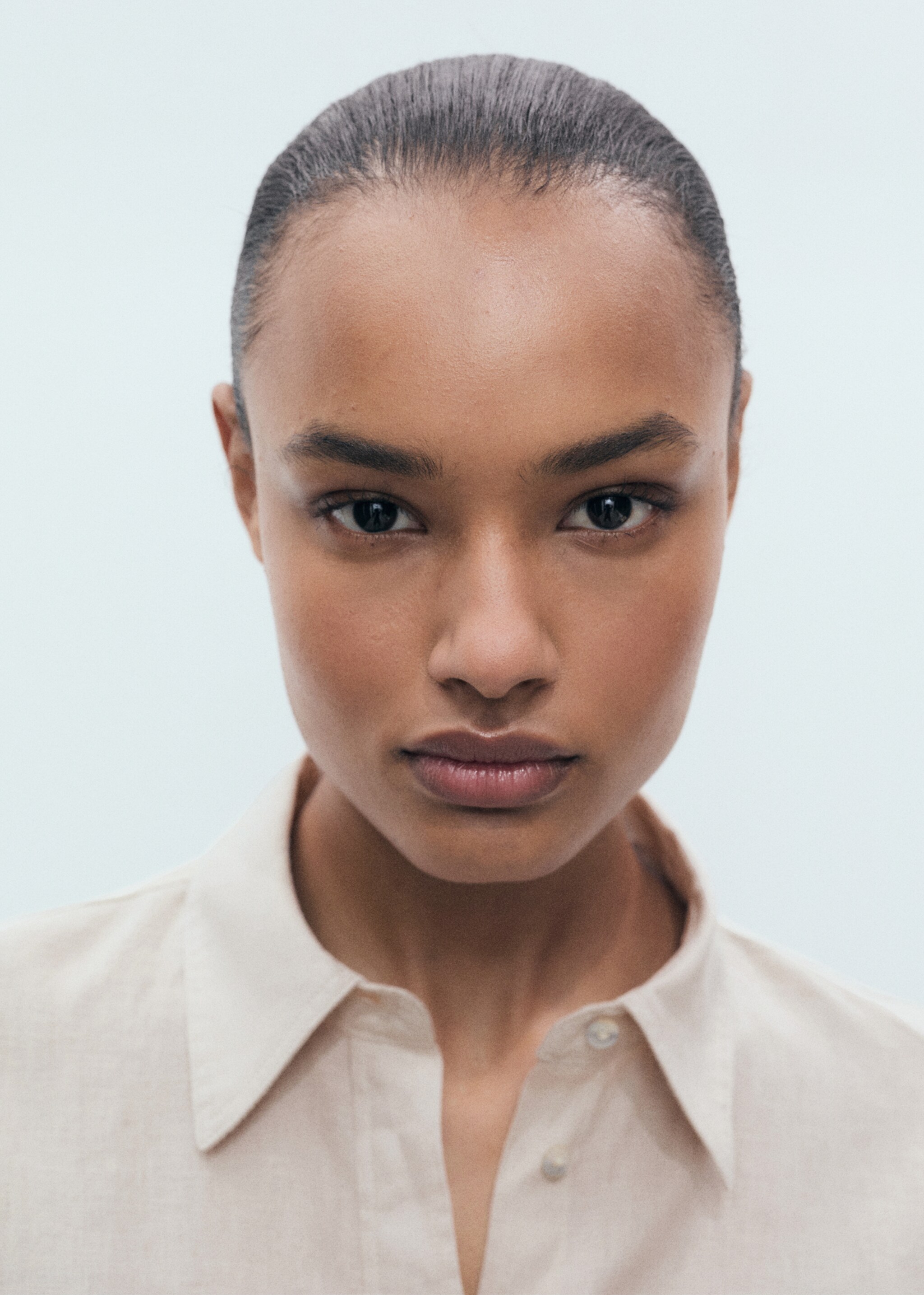 Pocket linen shirt - Details of the article 1, Sand. Ref: 87177110-00.
