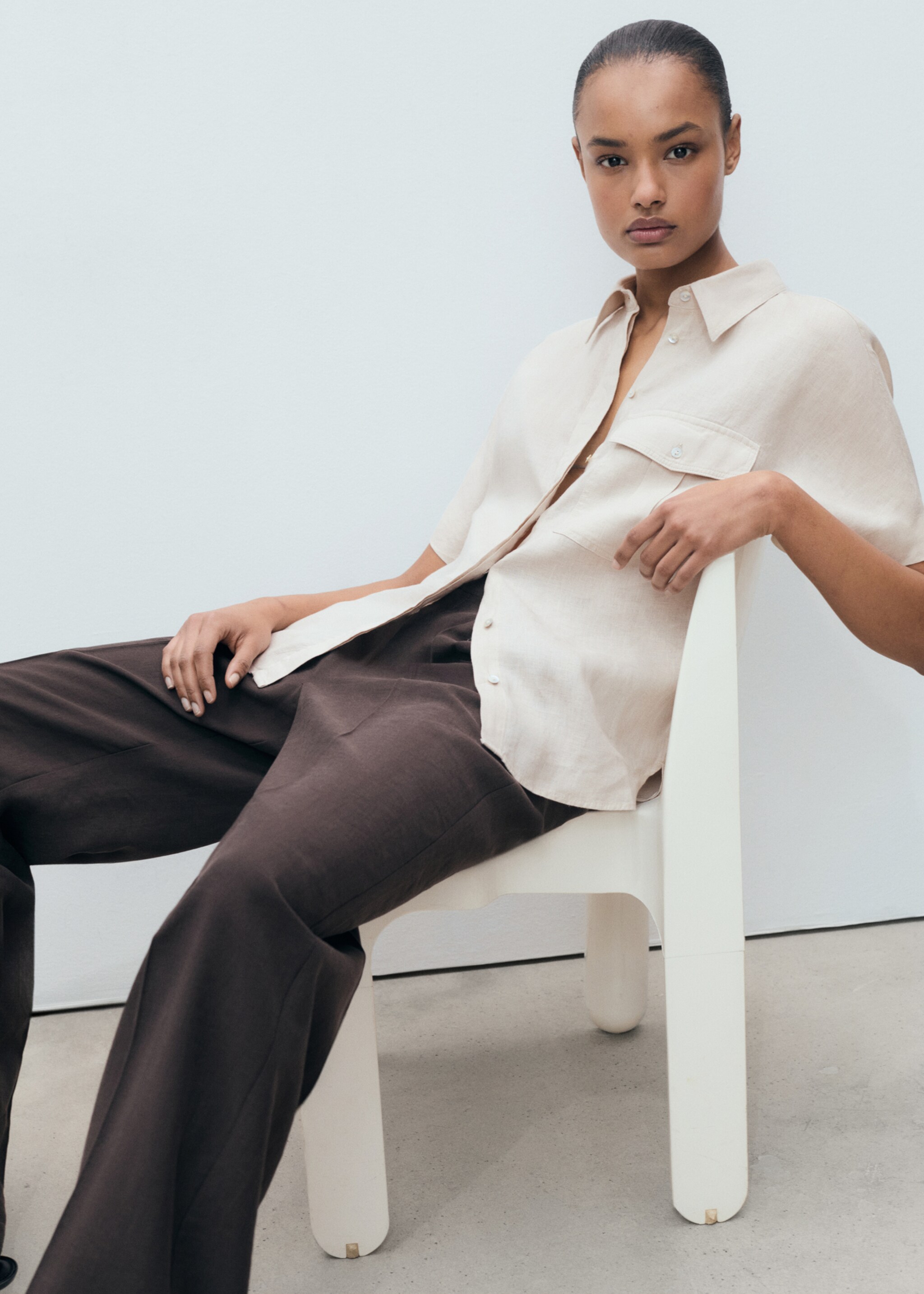 Pocket linen shirt - Details of the article 2, Sand. Ref: 87177110-00.