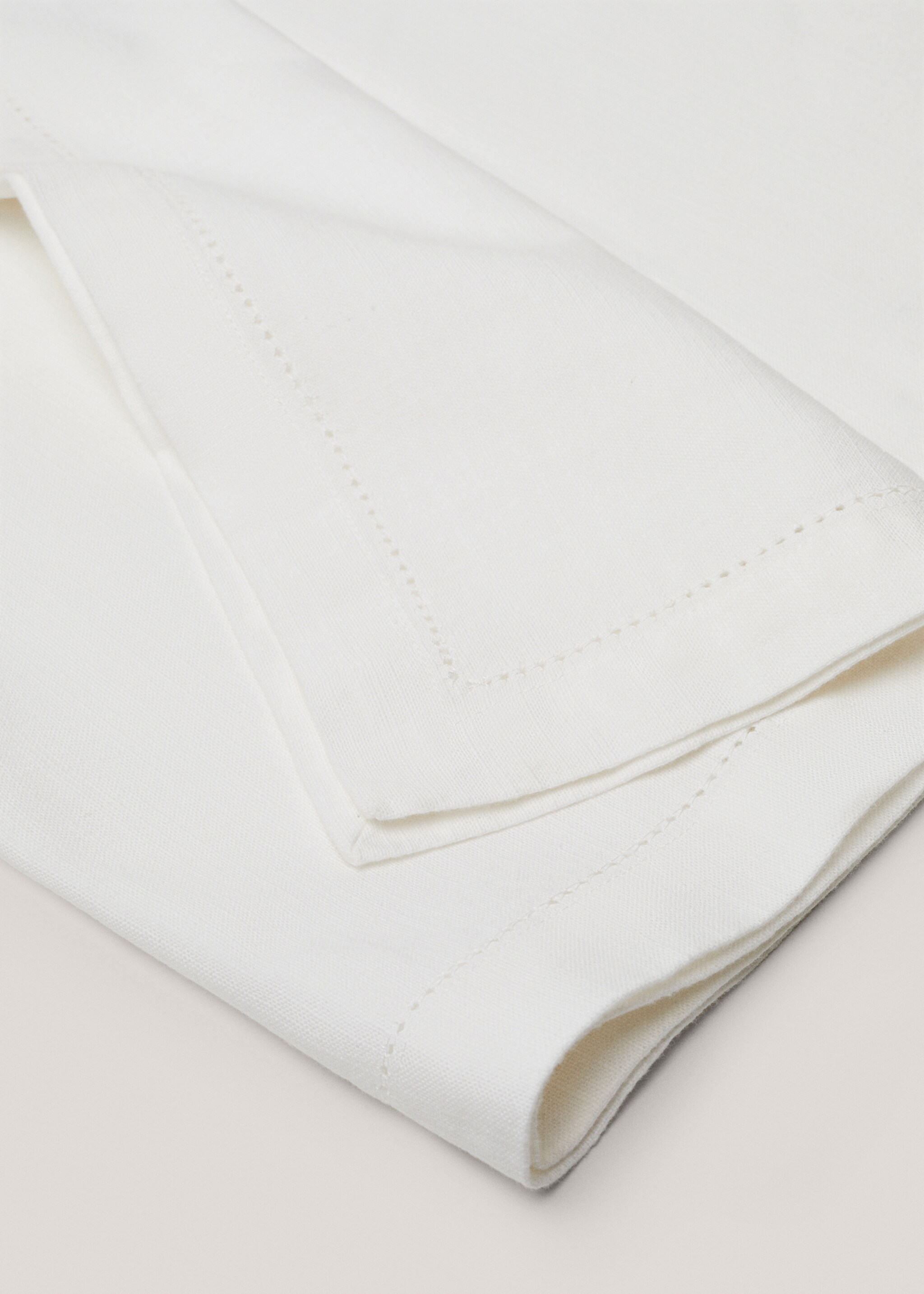 Hemstitch table runner - Details of the article 1, Off White. Ref: 87192950-00.