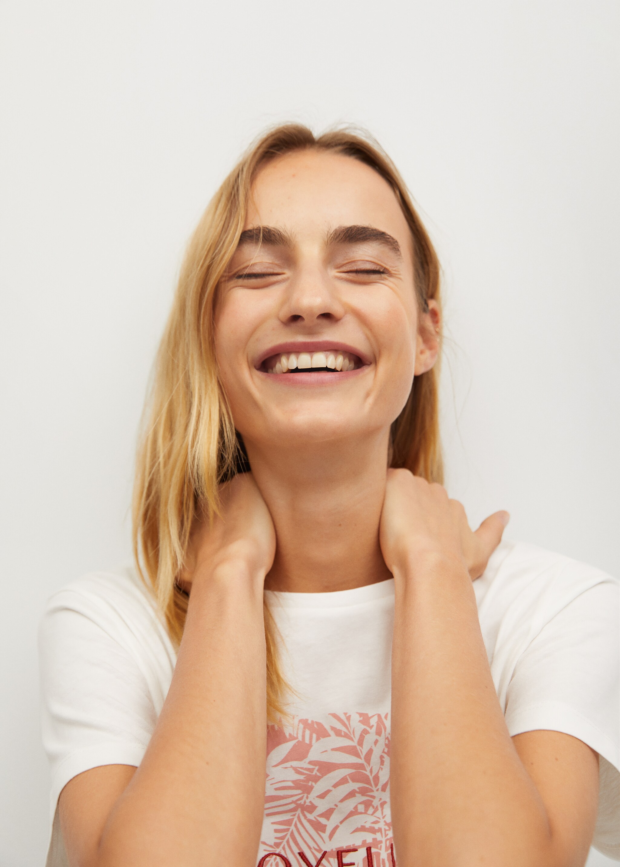 Gemustertes T-Shirt mit Stickerei - Detail des Artikels 1