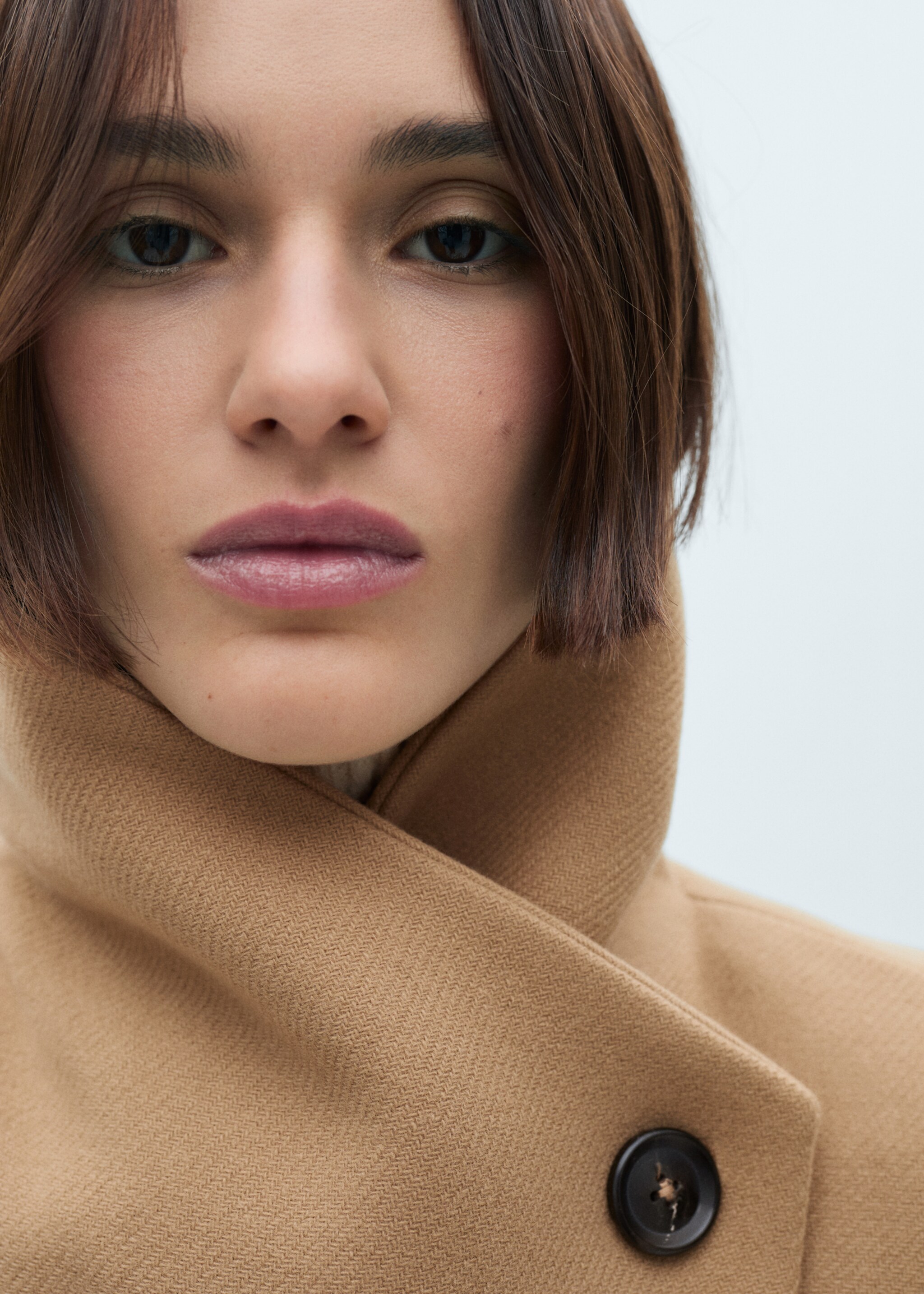 Mantel aus Manteco-Wolle mit Gürtel - Detail des Artikels 1, Mittelbraun. Ref: 87950450-00.