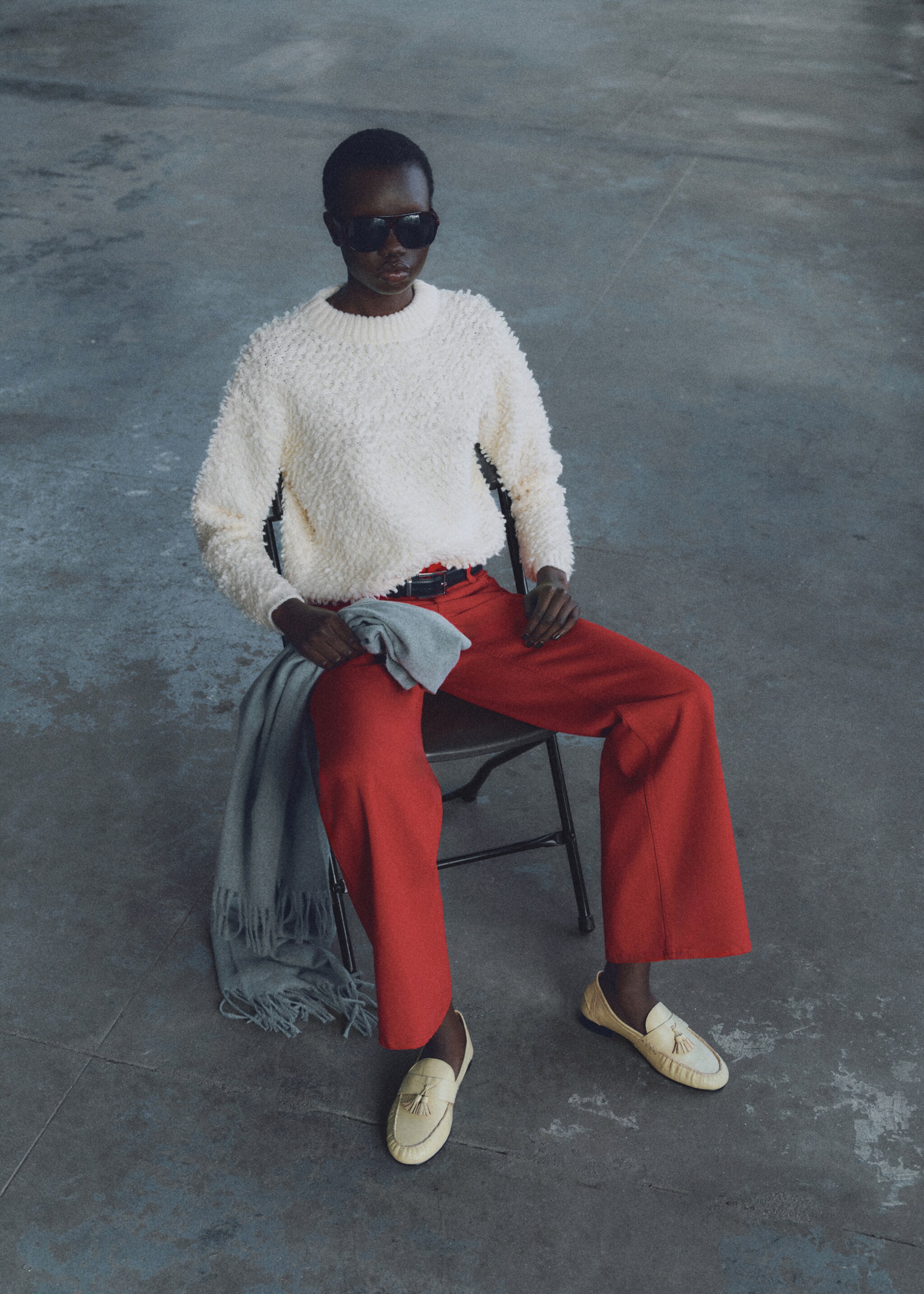 Round-neck bouclé sweater - General plane, Ecru. Ref: 87000366-00.