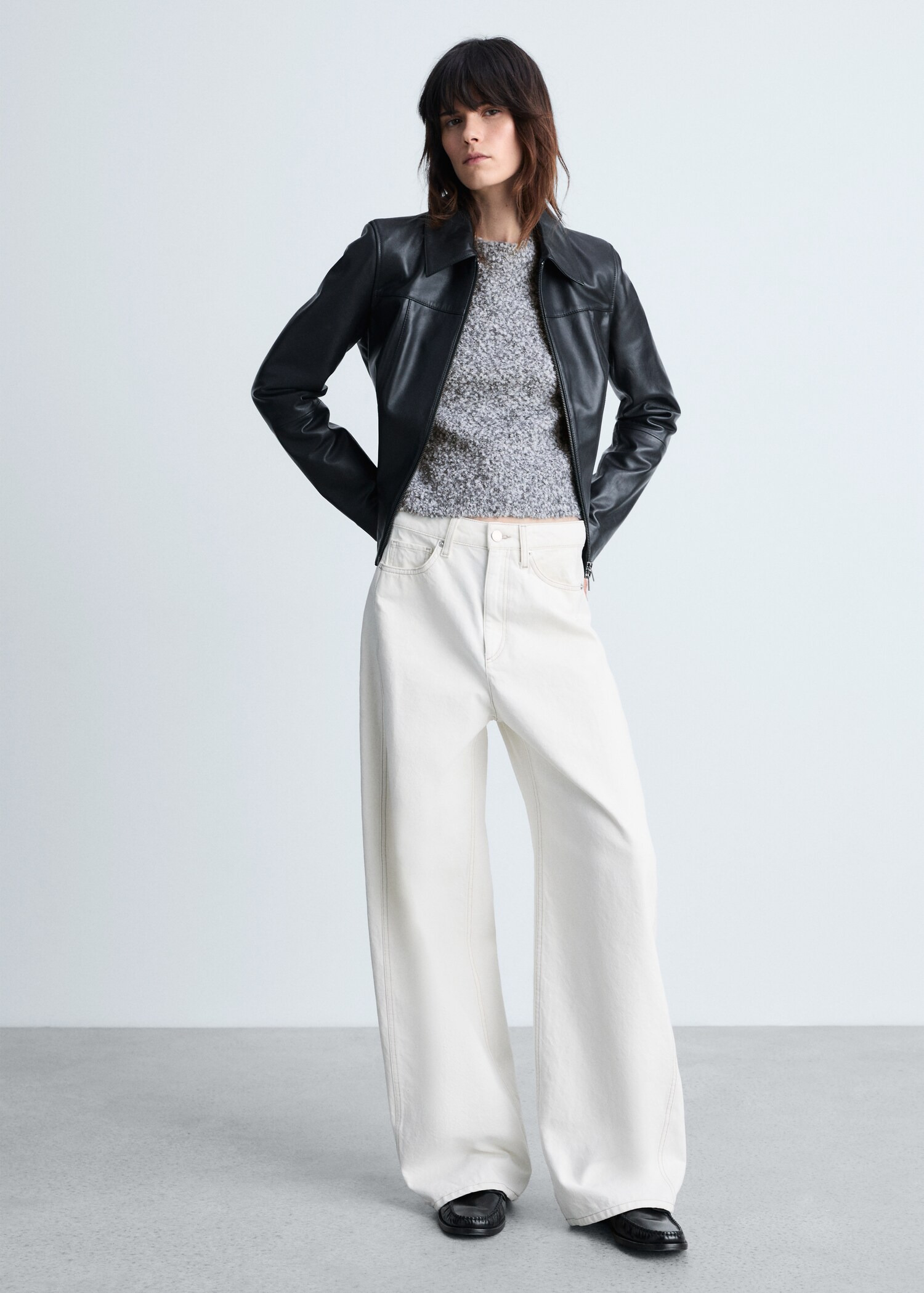 Round-neck bouclé sweater - General plane