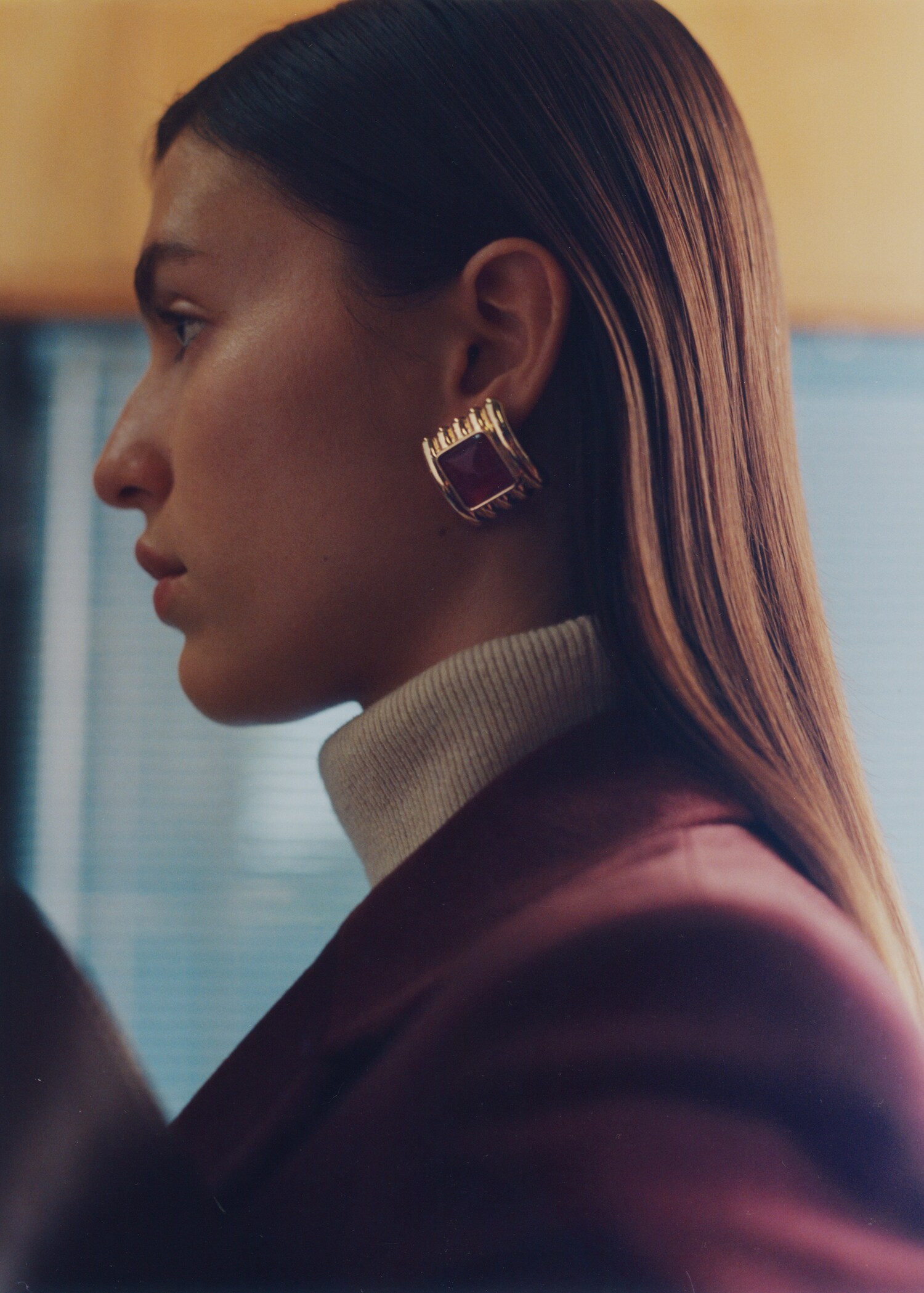 Kombinierte quadratische Ohrringe mit Relief - Allgemeine Ansicht