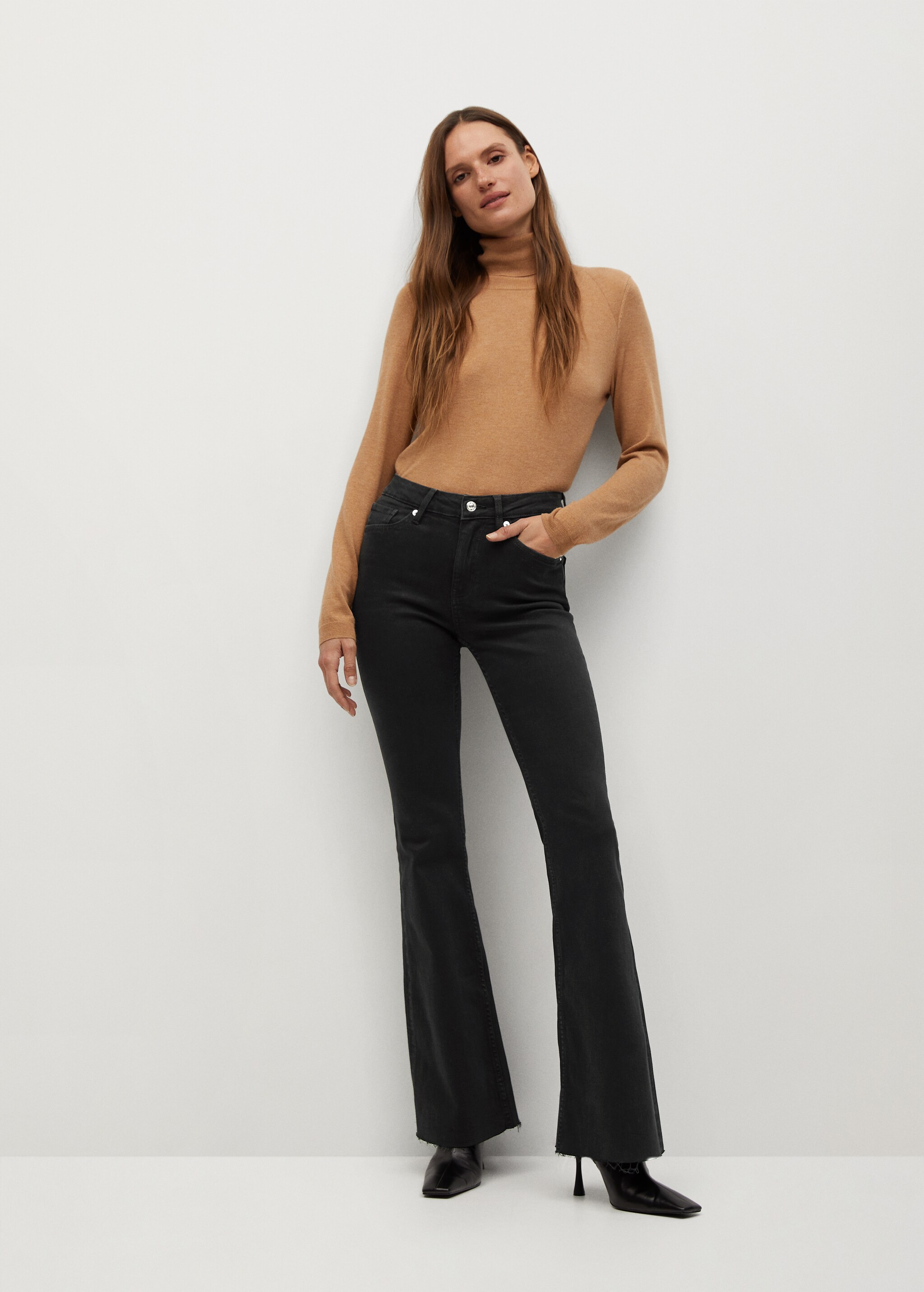 Jeans Flare tiro medio - Plano general
