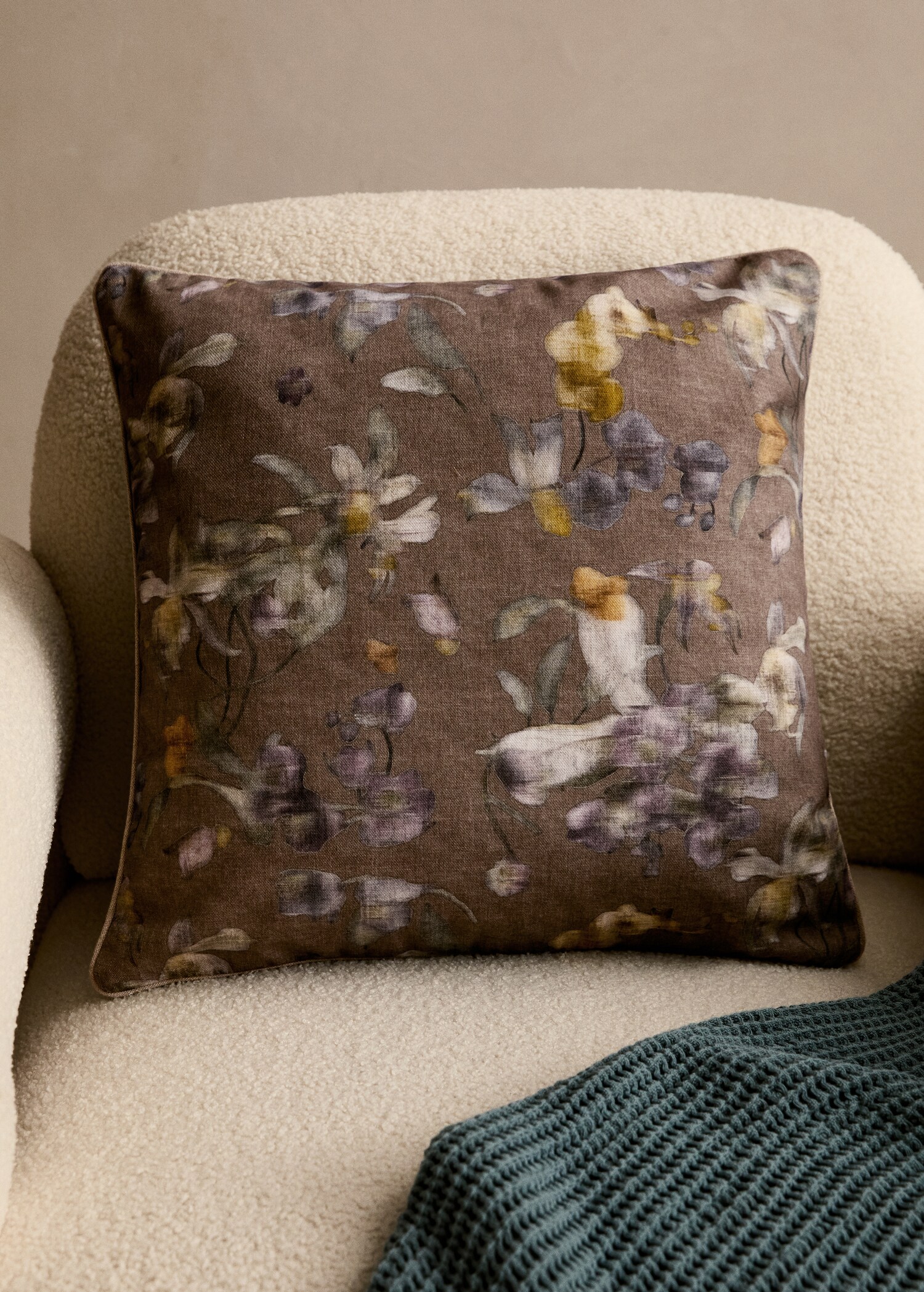 Cushion cover with floral-print trim 45x45 cm - General plane
