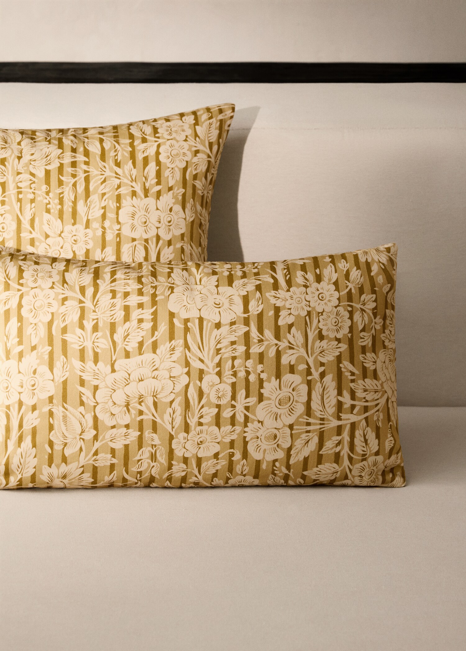 Housse de coussin imprimé à fleurs et rayures 30x50 cm - Plan général