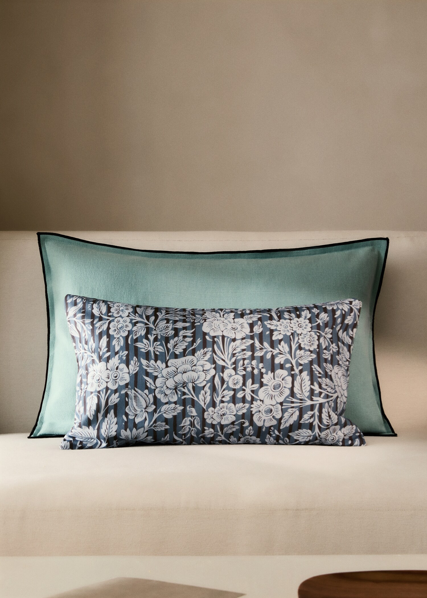 Housse de coussin imprimé à fleurs et rayures 30x50 cm - Plan général
