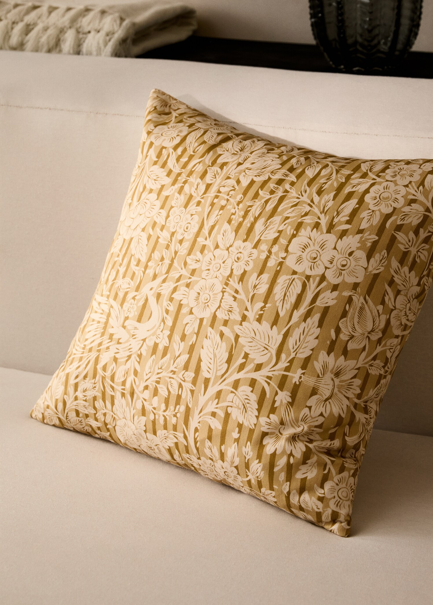 Kuddfodral med blom- och randtryck 45x45 cm - Allmän bild