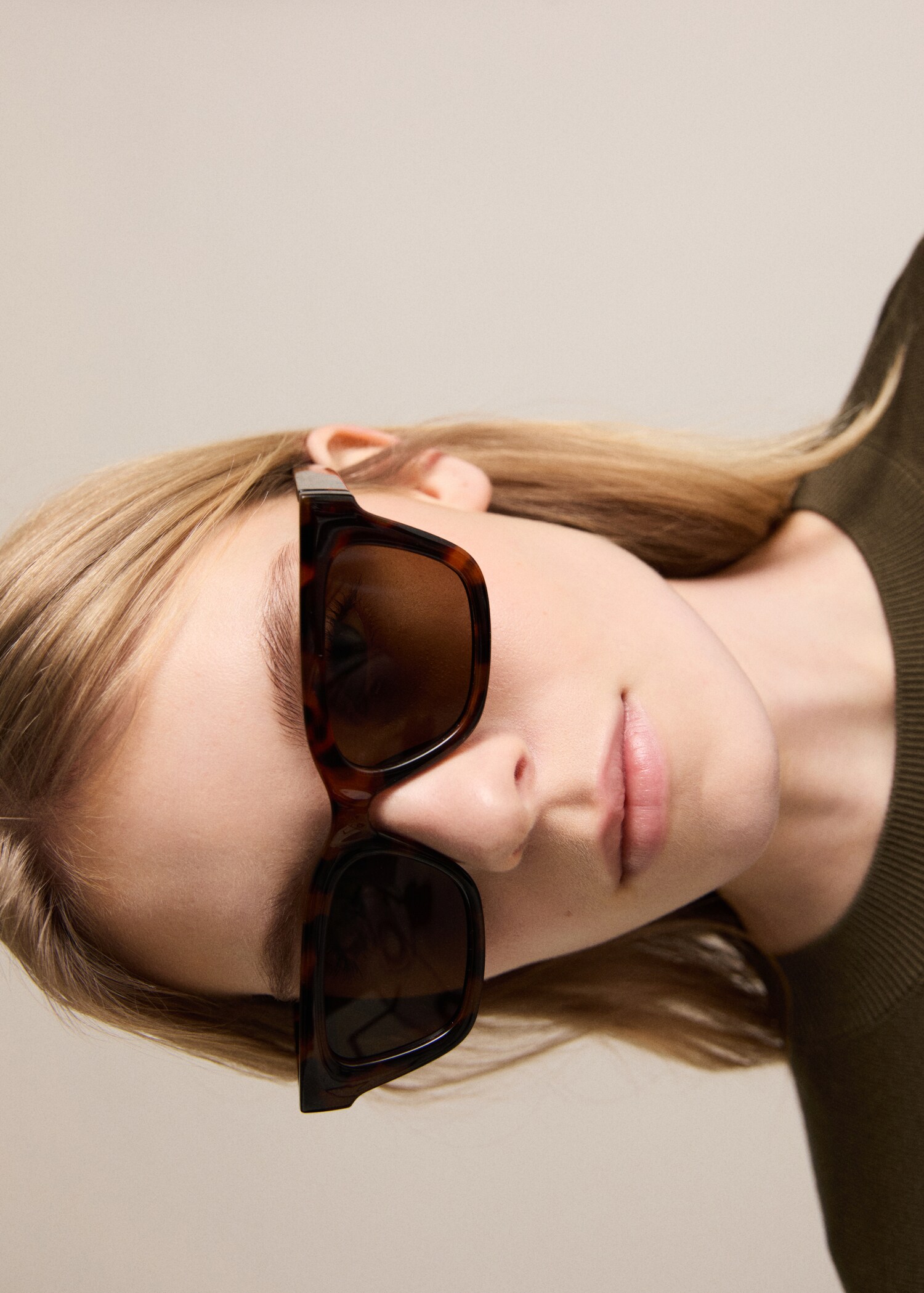 Resin frame sunglasses - General plane